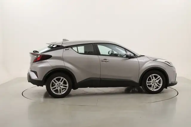 Toyota C-HR view 6