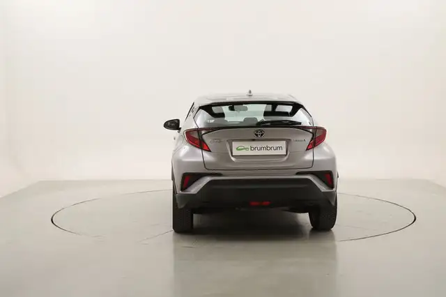 Toyota C-HR view 4