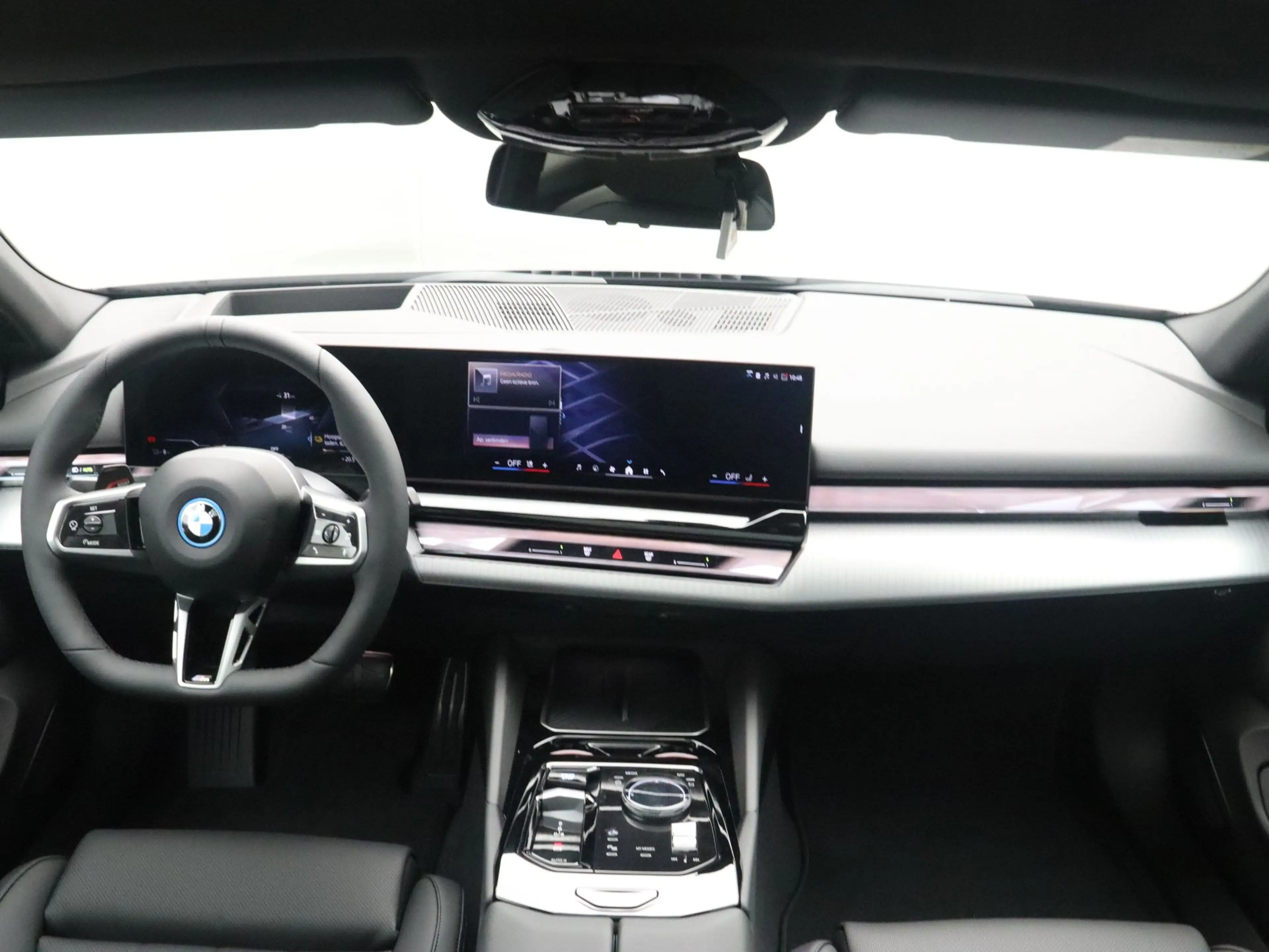 BMW i5 eDrive40 Touring M-Sportpakket Pro 84 kWh M-Sport — photo 13