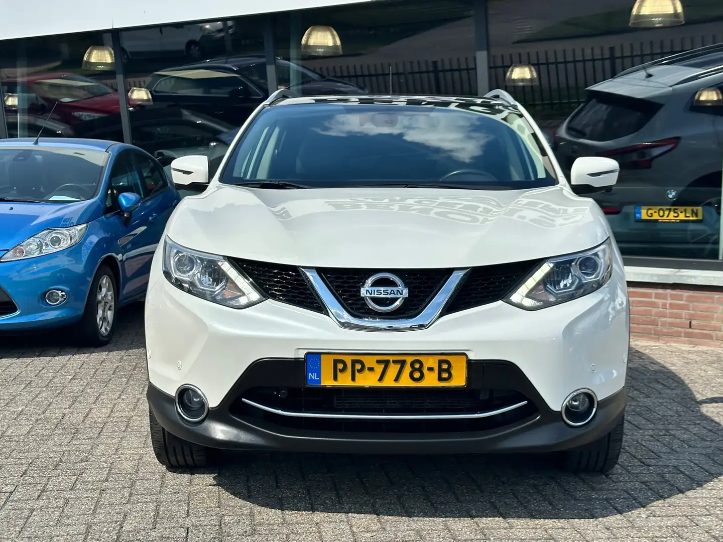 Nissan Qashqai 1.2 Tekna + CLIMA_NAVI_PANO_PDC V+A_NAP !!! Weiß - 2