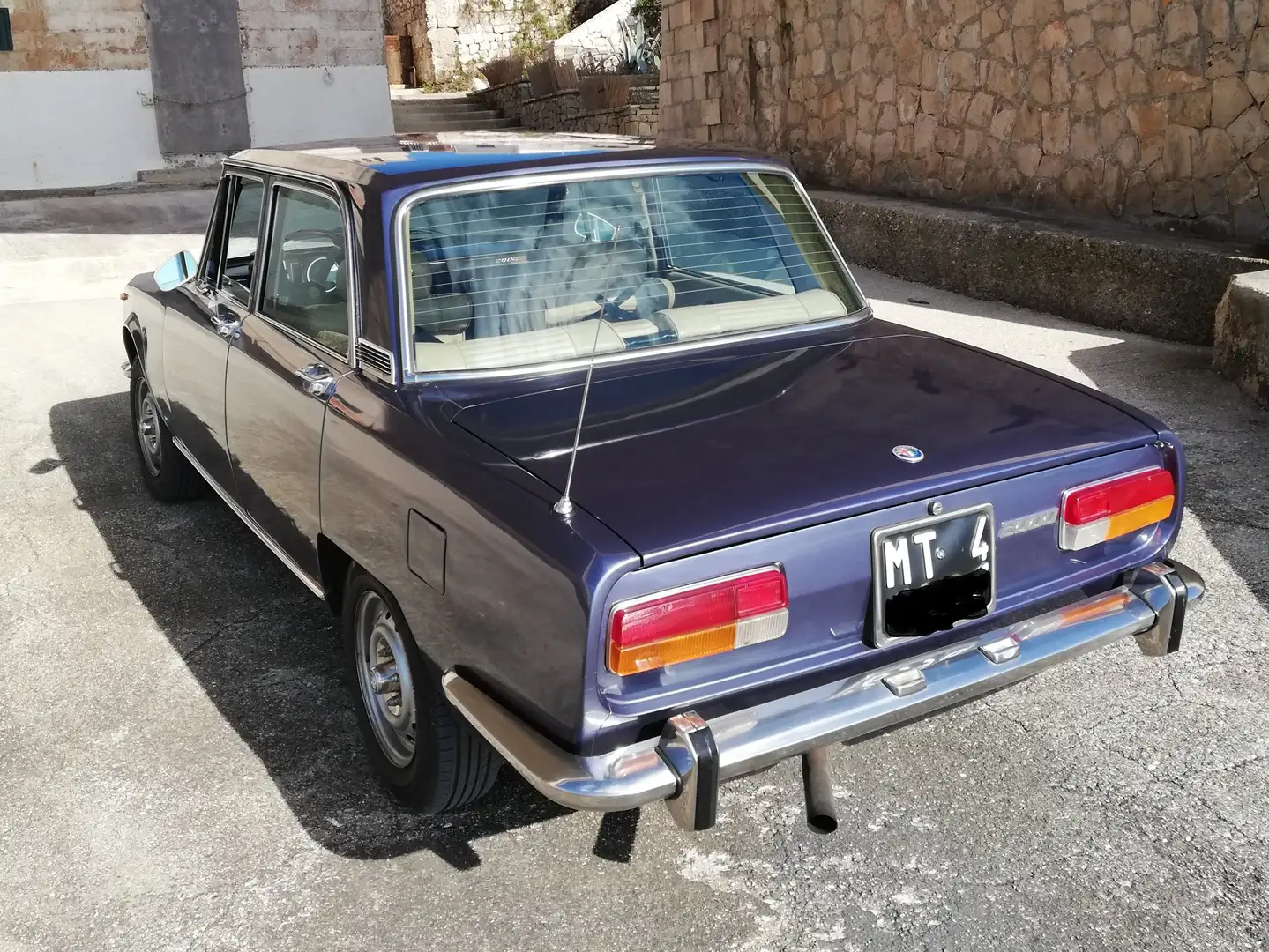 Alfa Romeo 2000 Berlina Albastru - 2