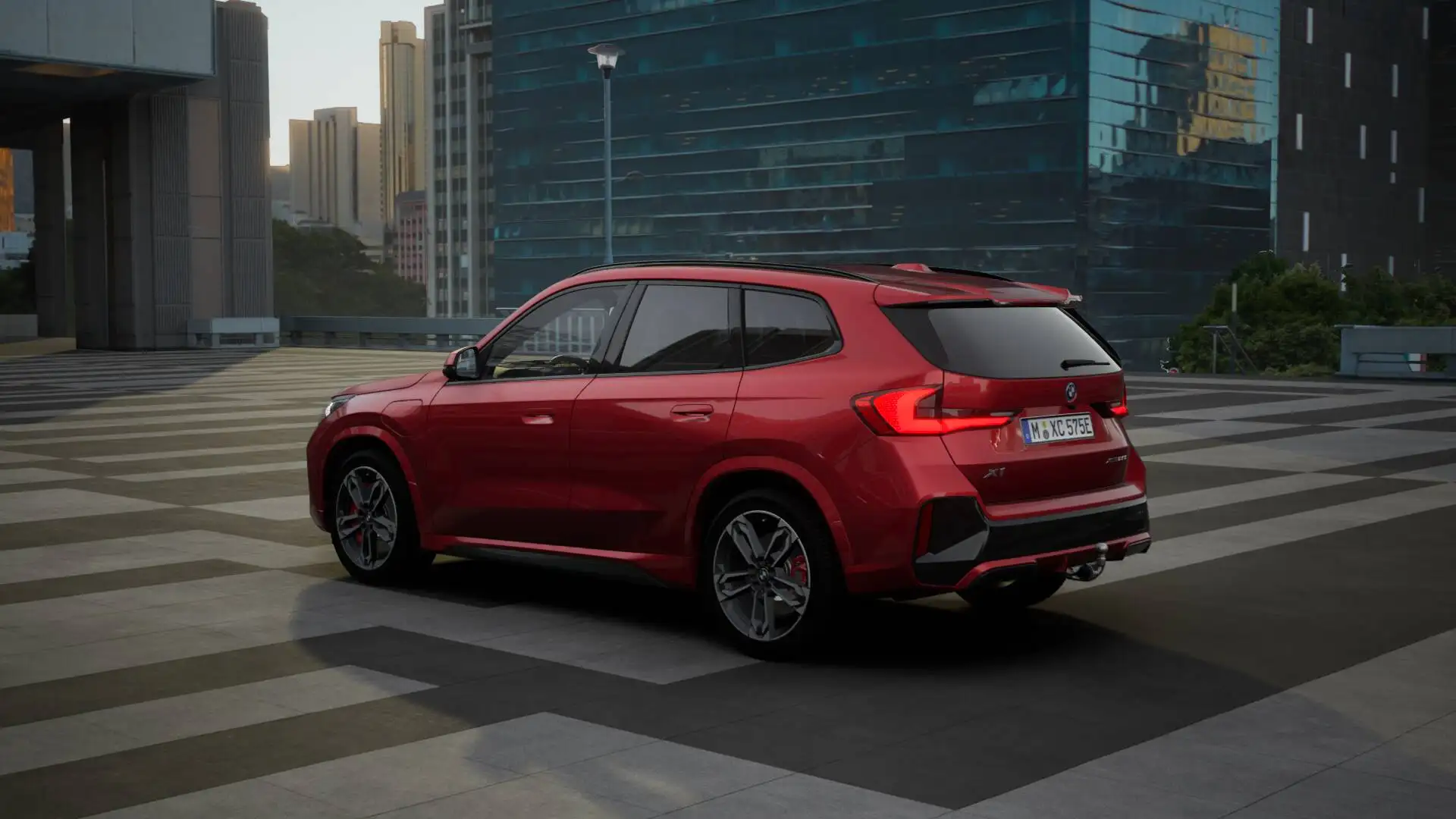 BMW X1 xDrive25e M Sport Automaat / Trekhaak / Sportstoel Rood - 2