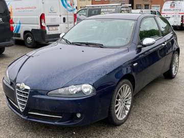 147 1.6i faible Km petit Prix à vendre marchand ou export
