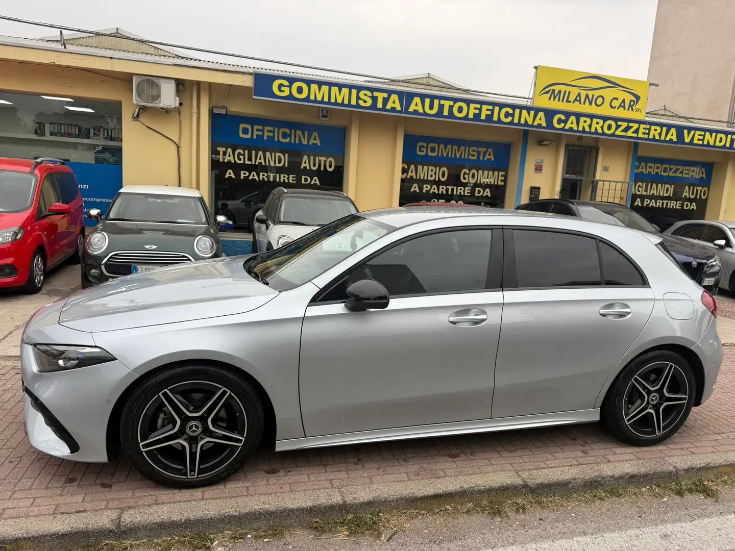 Mercedes-Benz A 180 W177 2023 d AMG Line Premium Plus auto Argento - 2