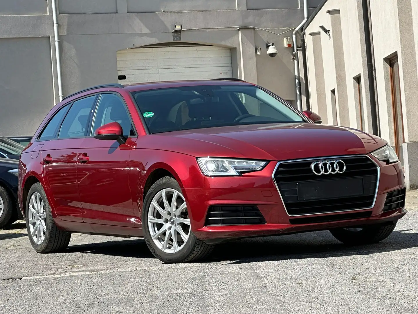 Audi A4 AVANT // BREAK // 2.0 TDI CARNET ENTRETIEN EURO 6B - 2