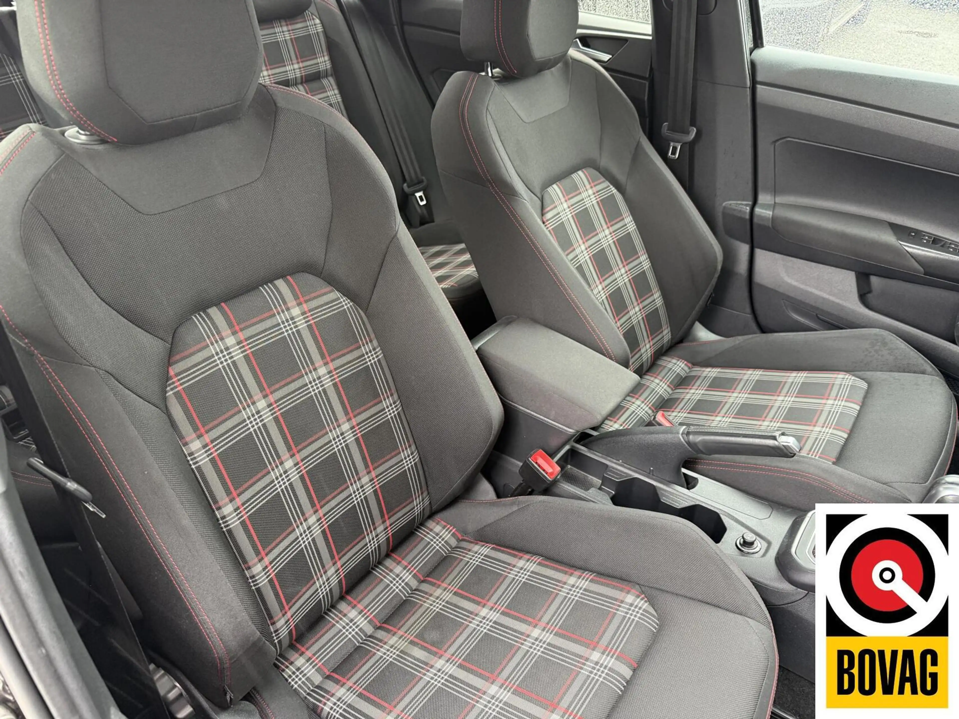 Volkswagen Polo GTI 2.0 TSI 200 pk — photo 8