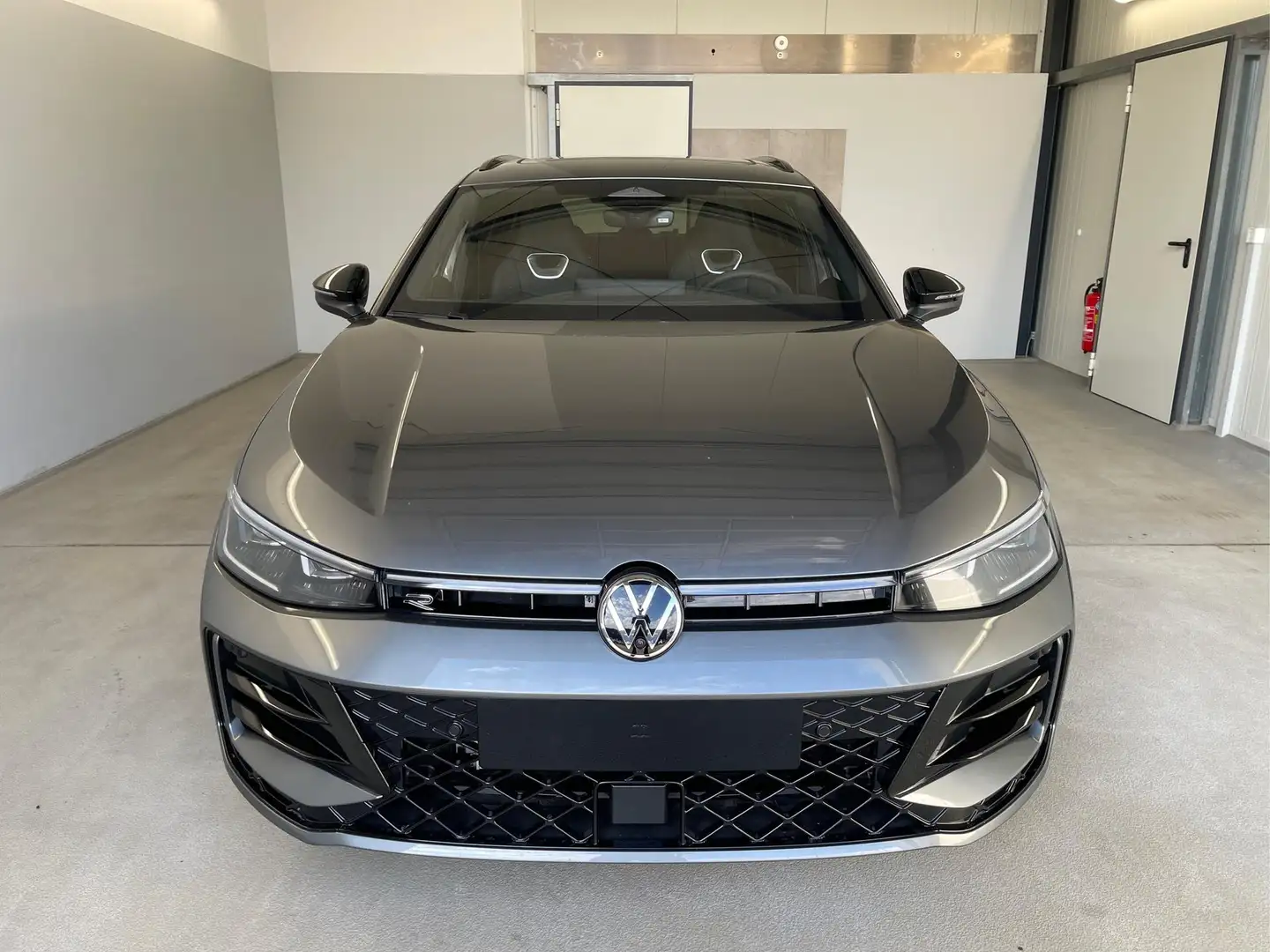 Volkswagen Passat Variant R-Line 265PS 4M AHK+DCC+Pano+Harman+Stdhz+Leder... Grau - 2