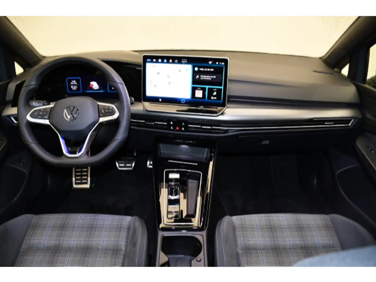 Volkswagen Golf GTE 8 VIII 1.5 eTSI Hybrid DSG GTE Black Style 5