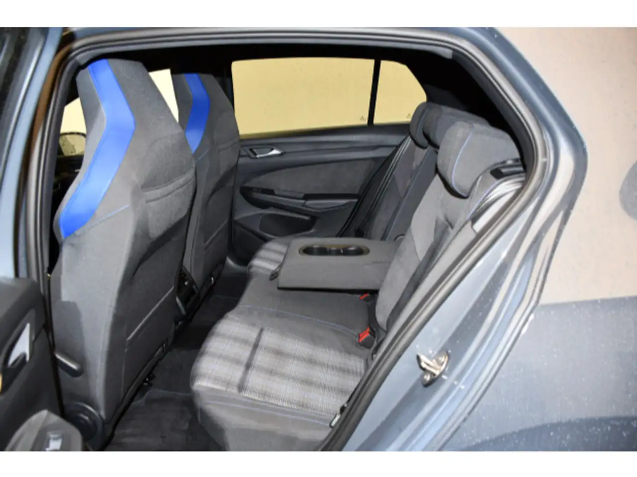 Volkswagen Golf GTE 8 VIII 1.5 eTSI Hybrid DSG GTE Black Style 10