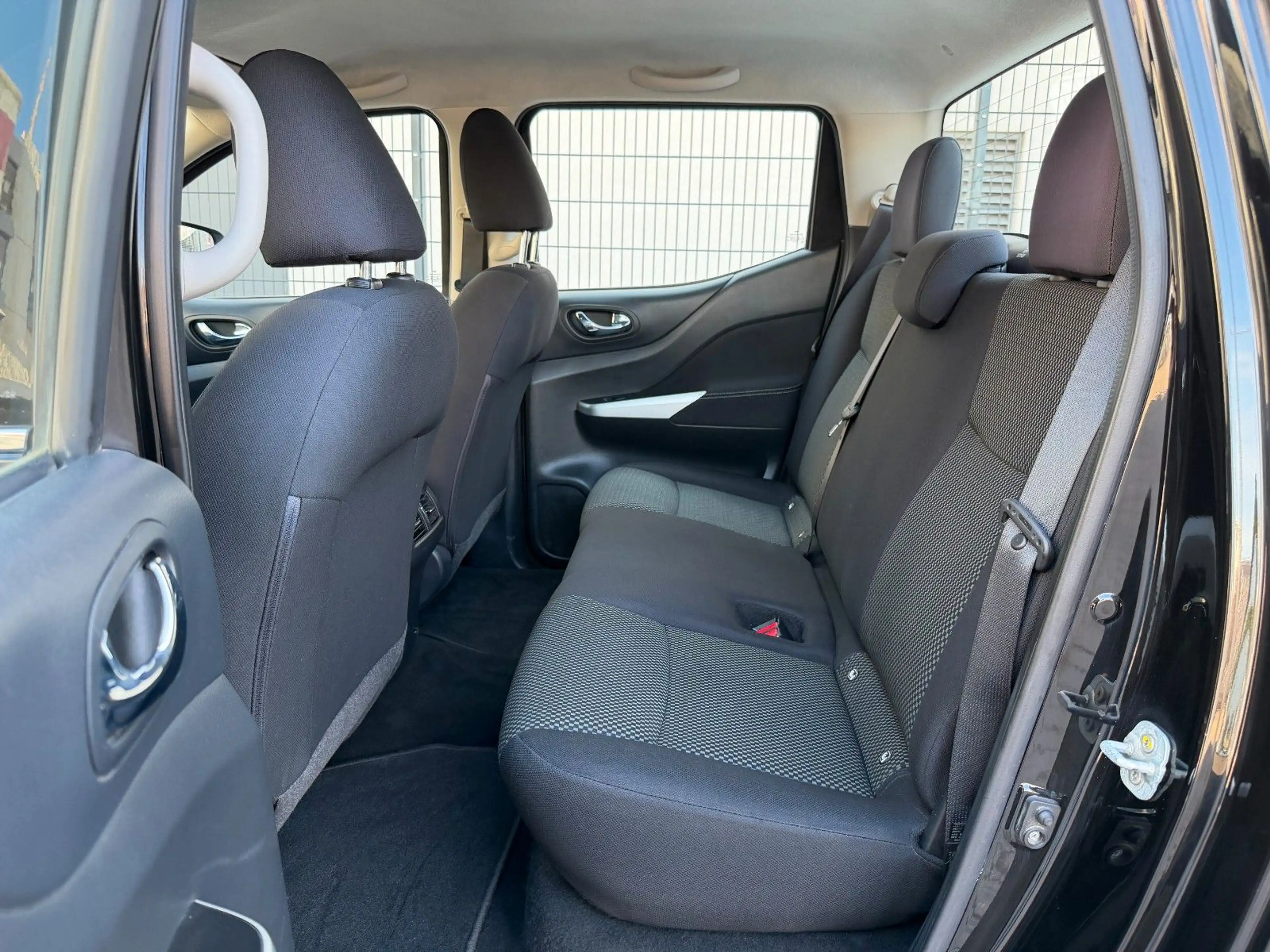Nissan Navara NP300 Acenta Double Cab 4x4 AHK/SHZ — photo 13