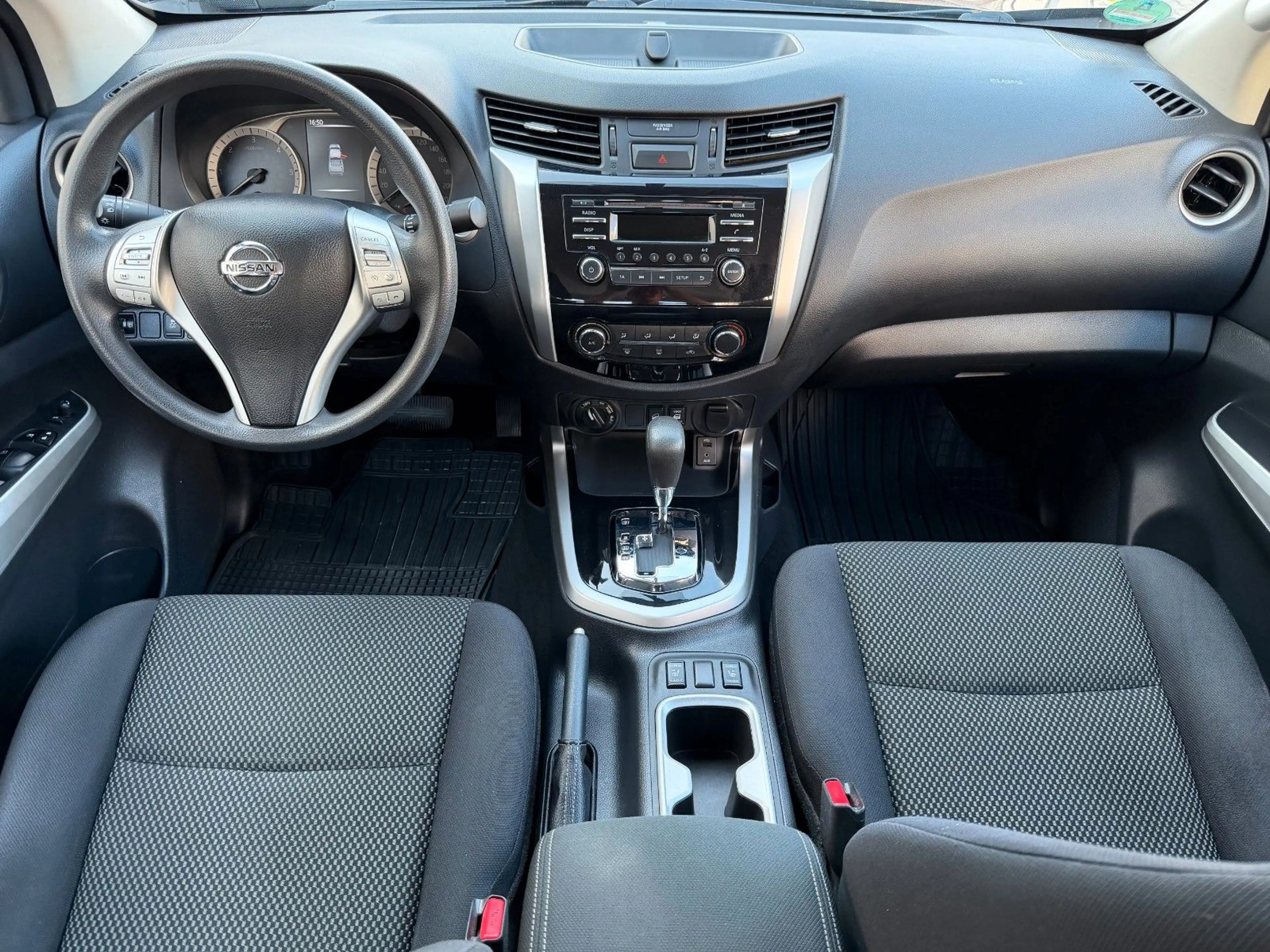 Nissan Navara NP300 Acenta Double Cab 4x4 AHK/SHZ — photo 6