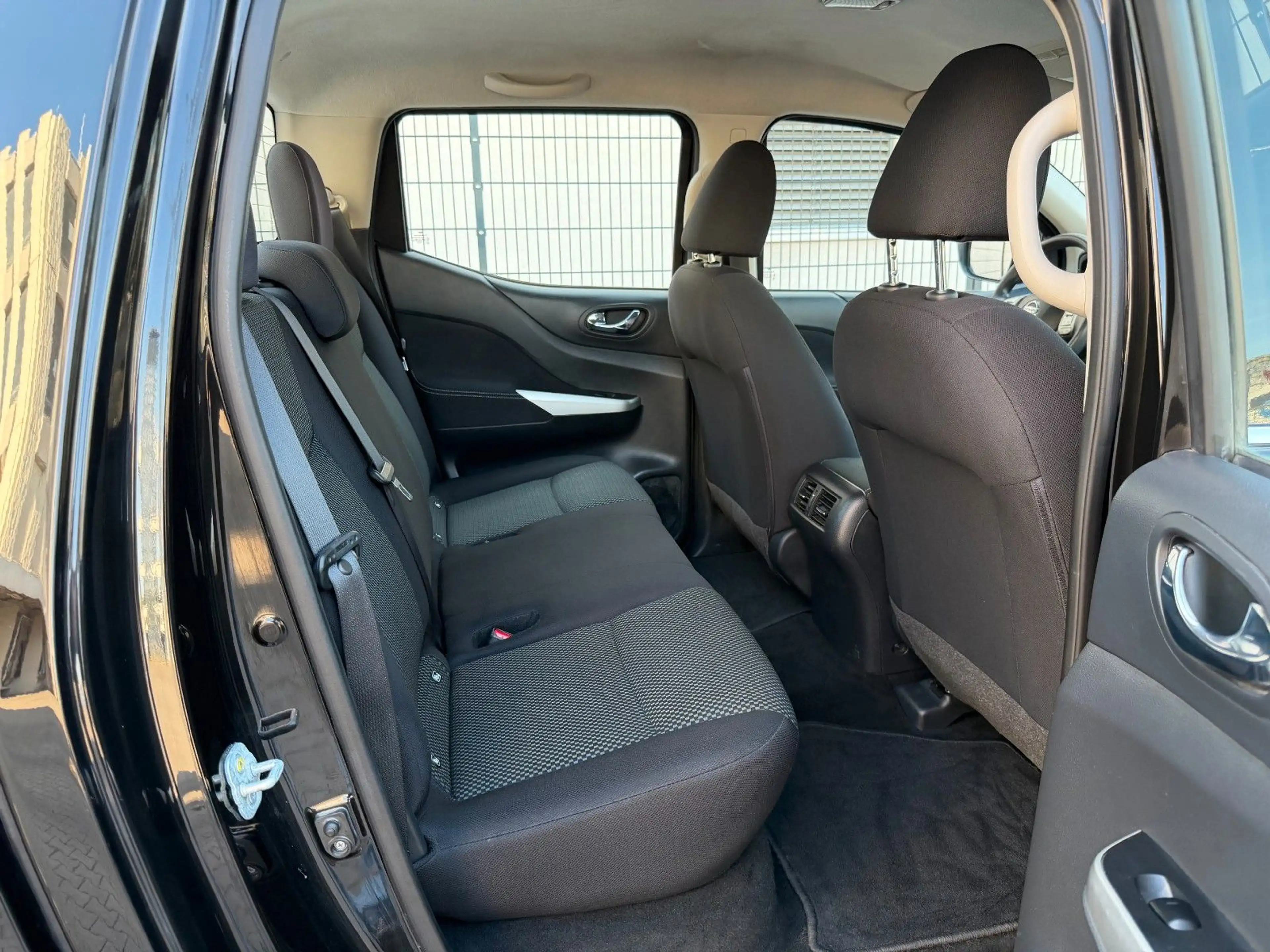 Nissan Navara NP300 Acenta Double Cab 4x4 AHK/SHZ — photo 12