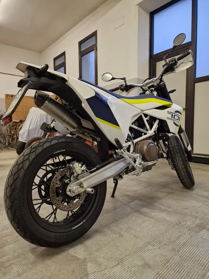 Husqvarna 701 Supermoto Bianco - 2