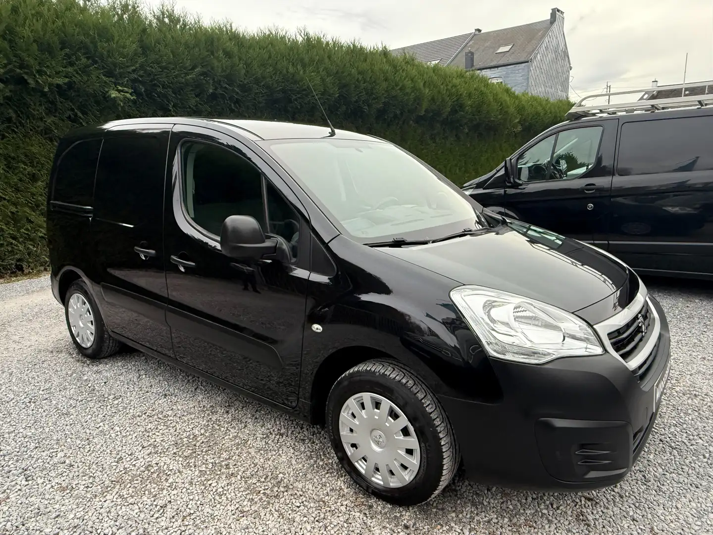 Peugeot Partner 1.6 BlueHDi - TVA DEDUCTIBLE - EURO 6b - A VOIR - Noir - 2
