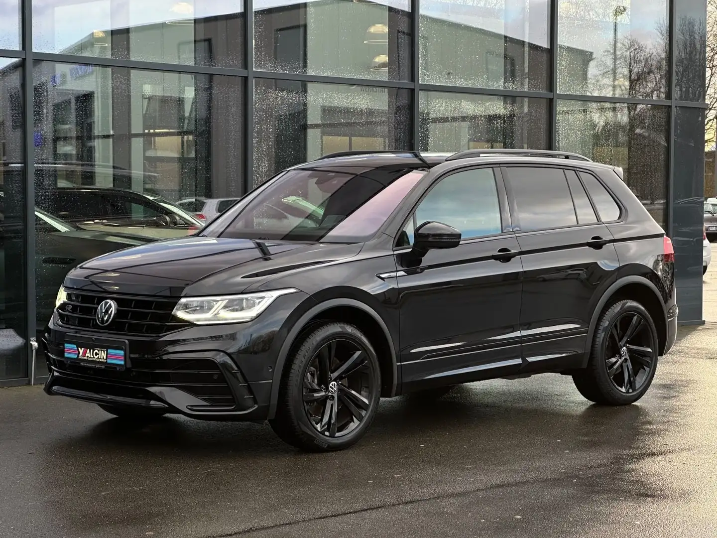 Volkswagen Tiguan 2.0 TDI SCR DSG 4M 3 x R-Line BLACK ED. Schwarz - 2