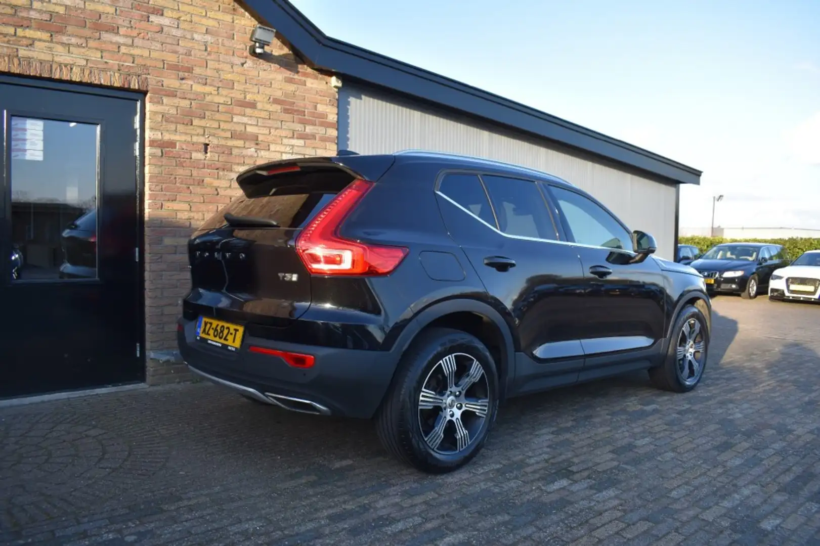 Volvo XC40 1.5 T3 INSCRIPTION, Cruise, Camera, Navi Zwart - 2