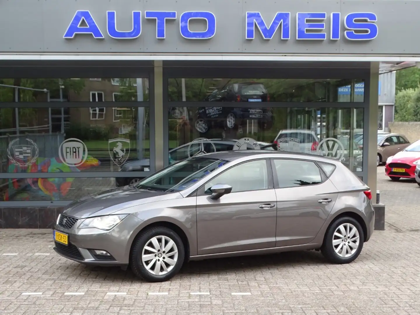 SEAT Leon 1.2 TSI Entry Airco Grijs - 1