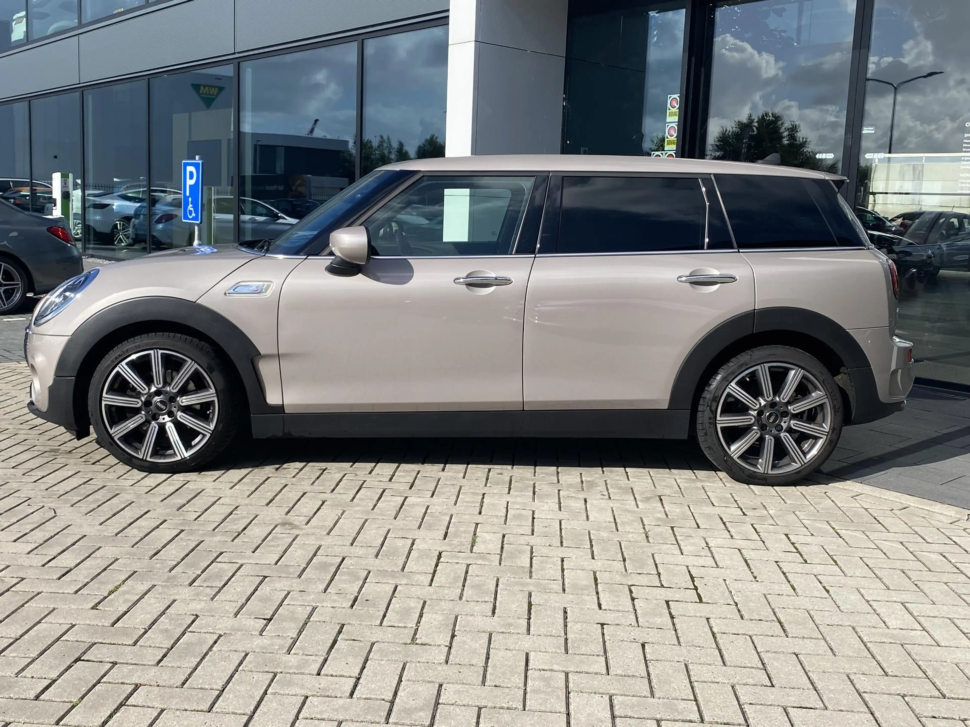 MINI Cooper S Clubman 2.0 MINI Yours — photo 2