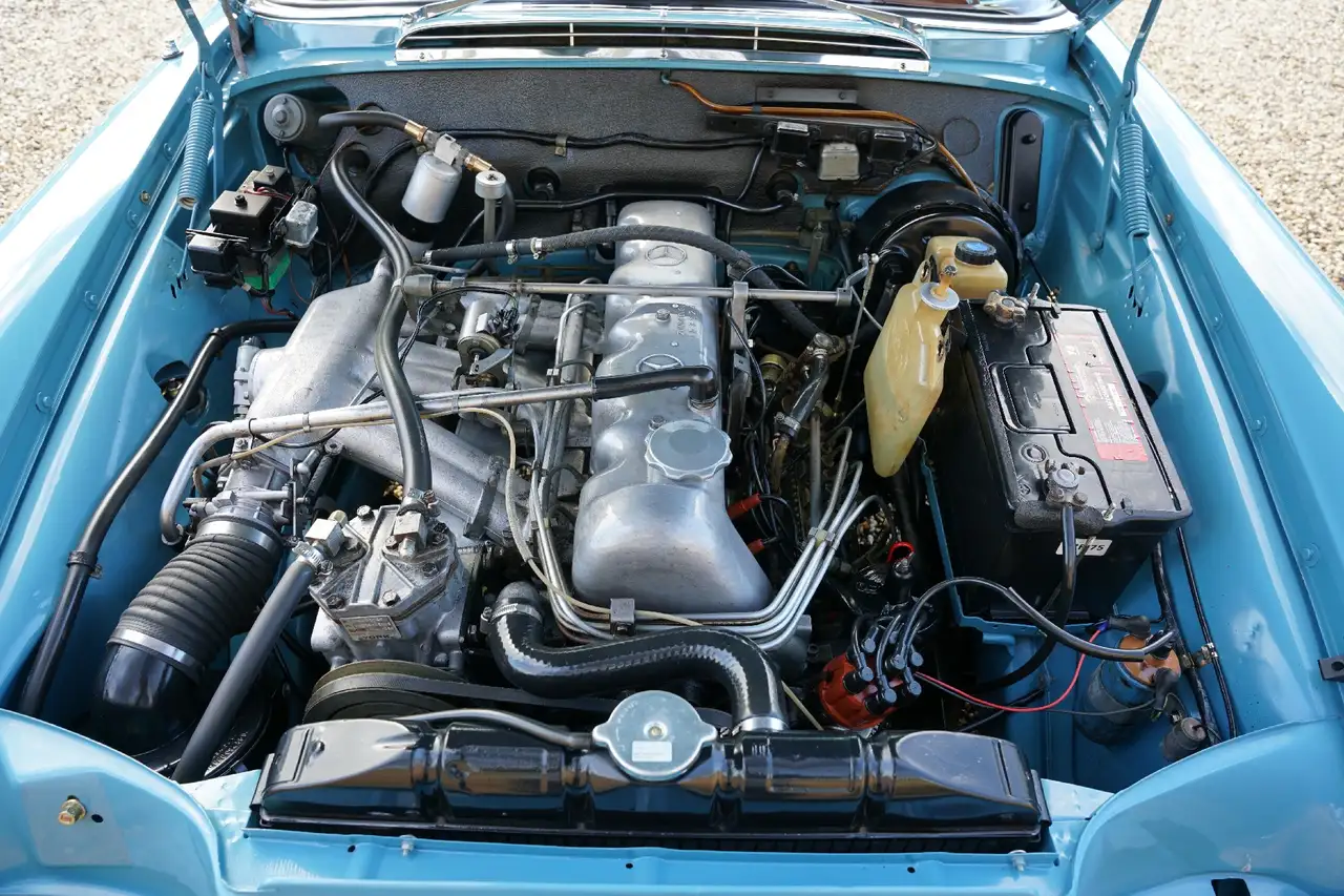 Mercedes-Benz 250 SE Coupe "Floor shift automatic" In "Light Blue" w, foto 4