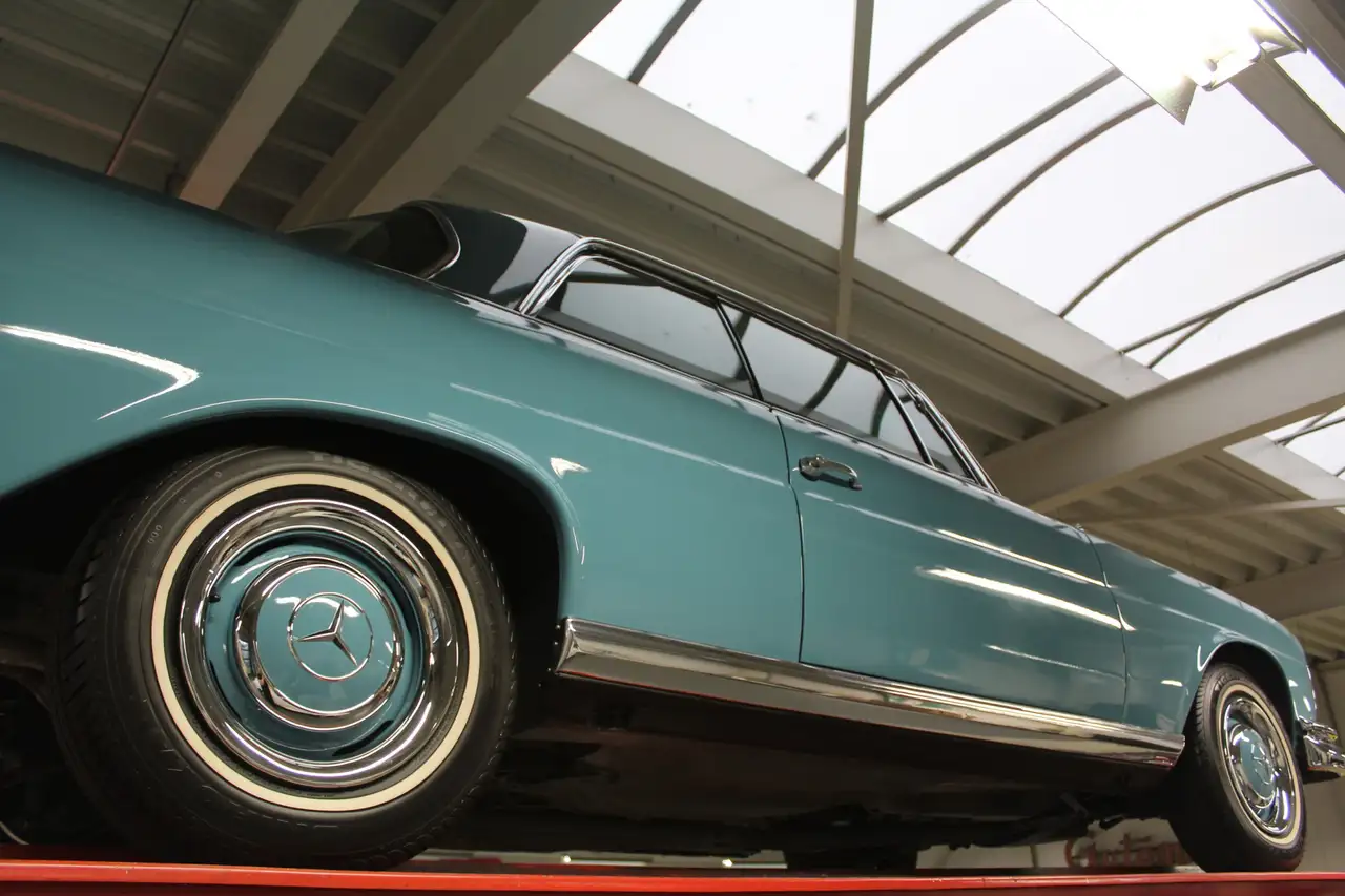 Mercedes-Benz 250 SE Coupe "Floor shift automatic" In "Light Blue" w, foto 9