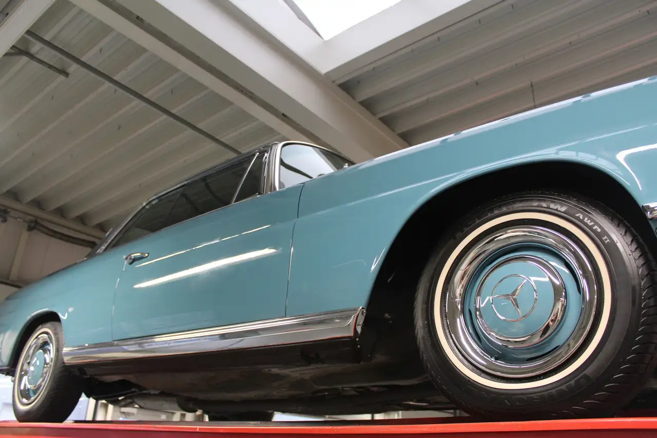Mercedes-Benz 250 SE Coupe "Floor shift automatic" In "Light Blue" w, foto 8