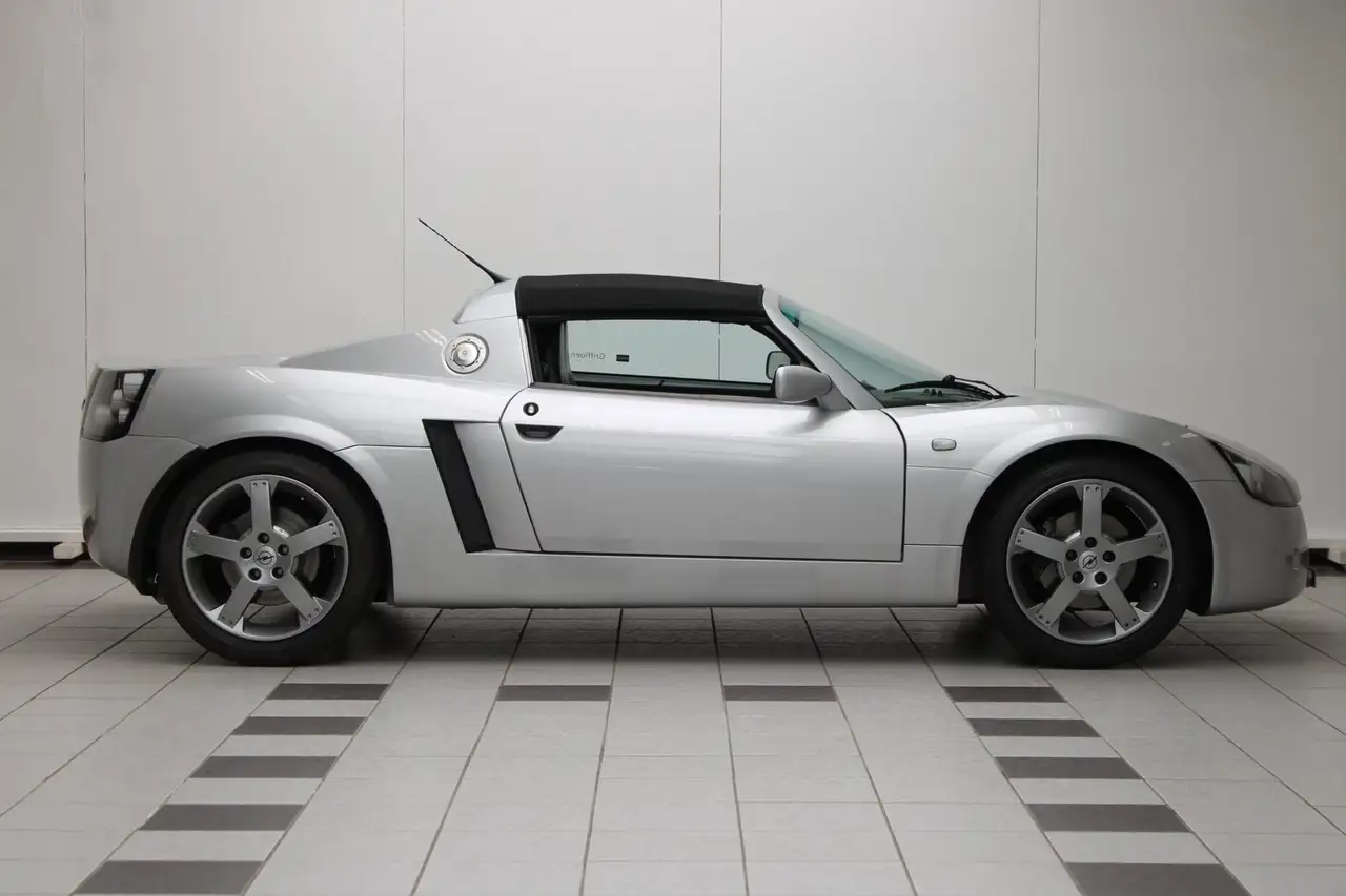 Opel Speedster 2.2-16V - Cabrio Softtop en lage KM-stand, foto 8