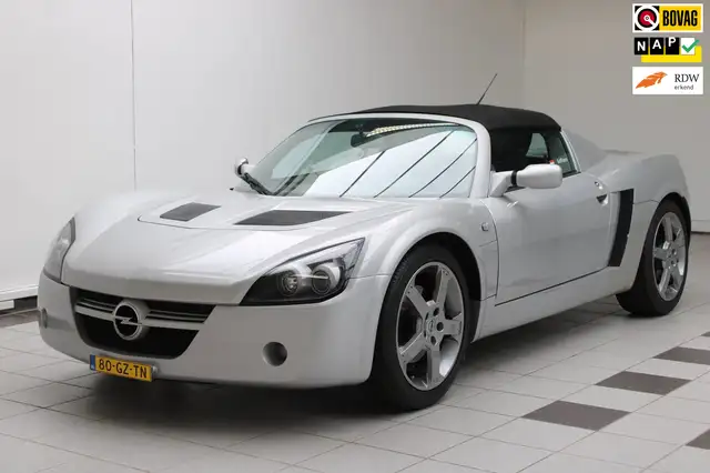 Opel Speedster 2.2-16V - Cabrio Softtop en lage KM-stand