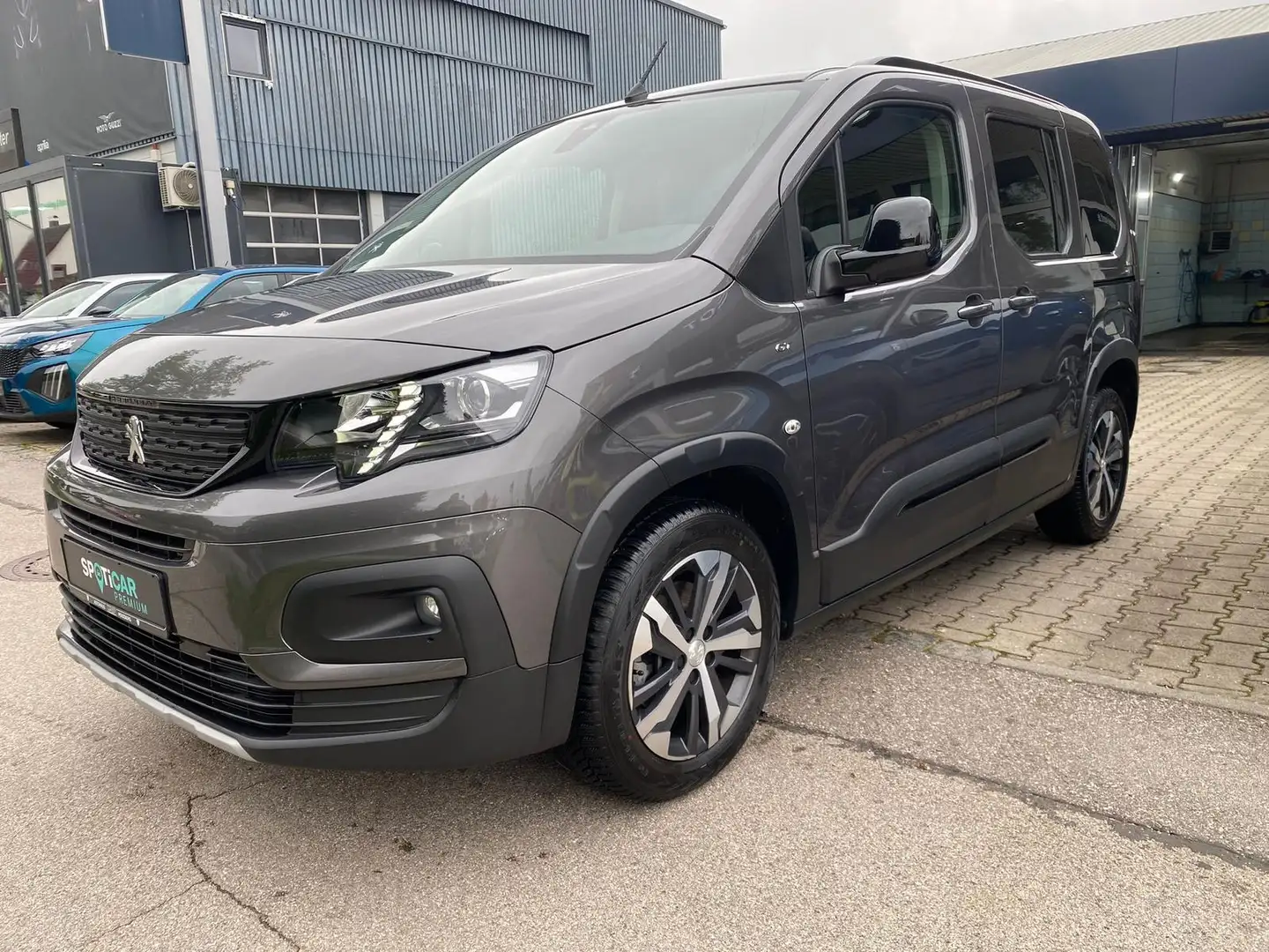 Peugeot Rifter N1 GT BlueHDi 130 EAT8 Grau - 2