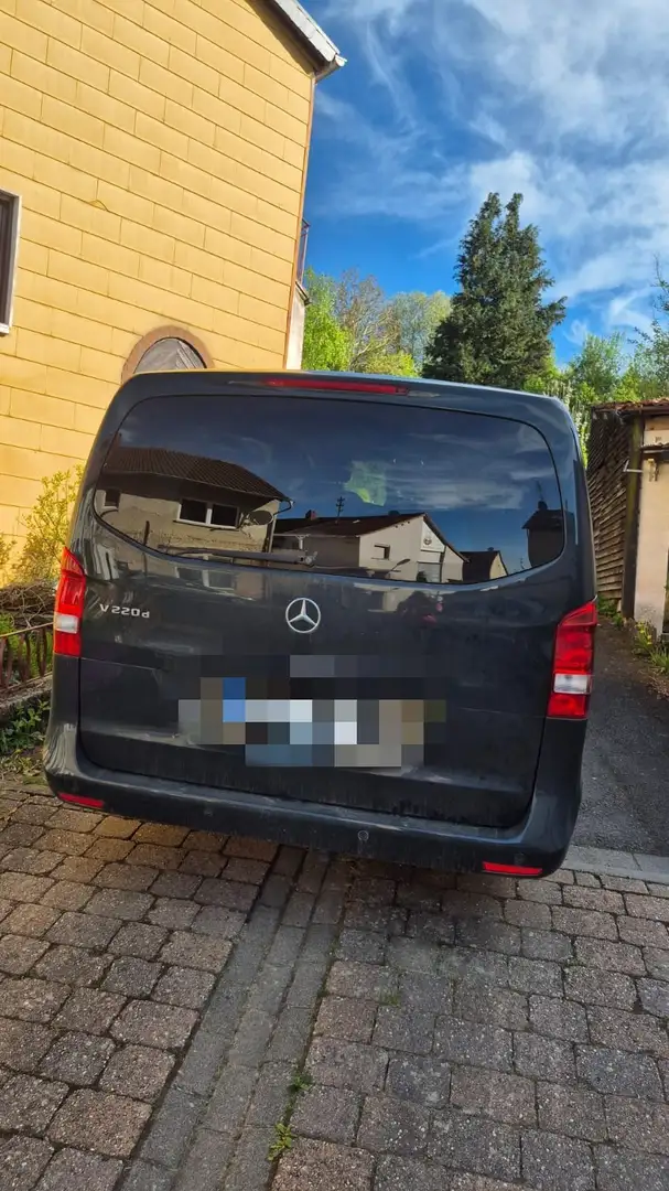 Mercedes-Benz V - 2