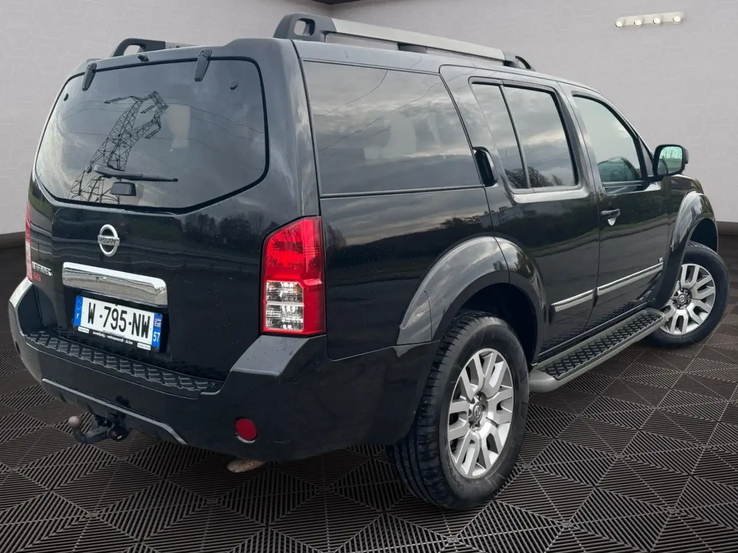 Nissan Pathfinder LE Negru - 2