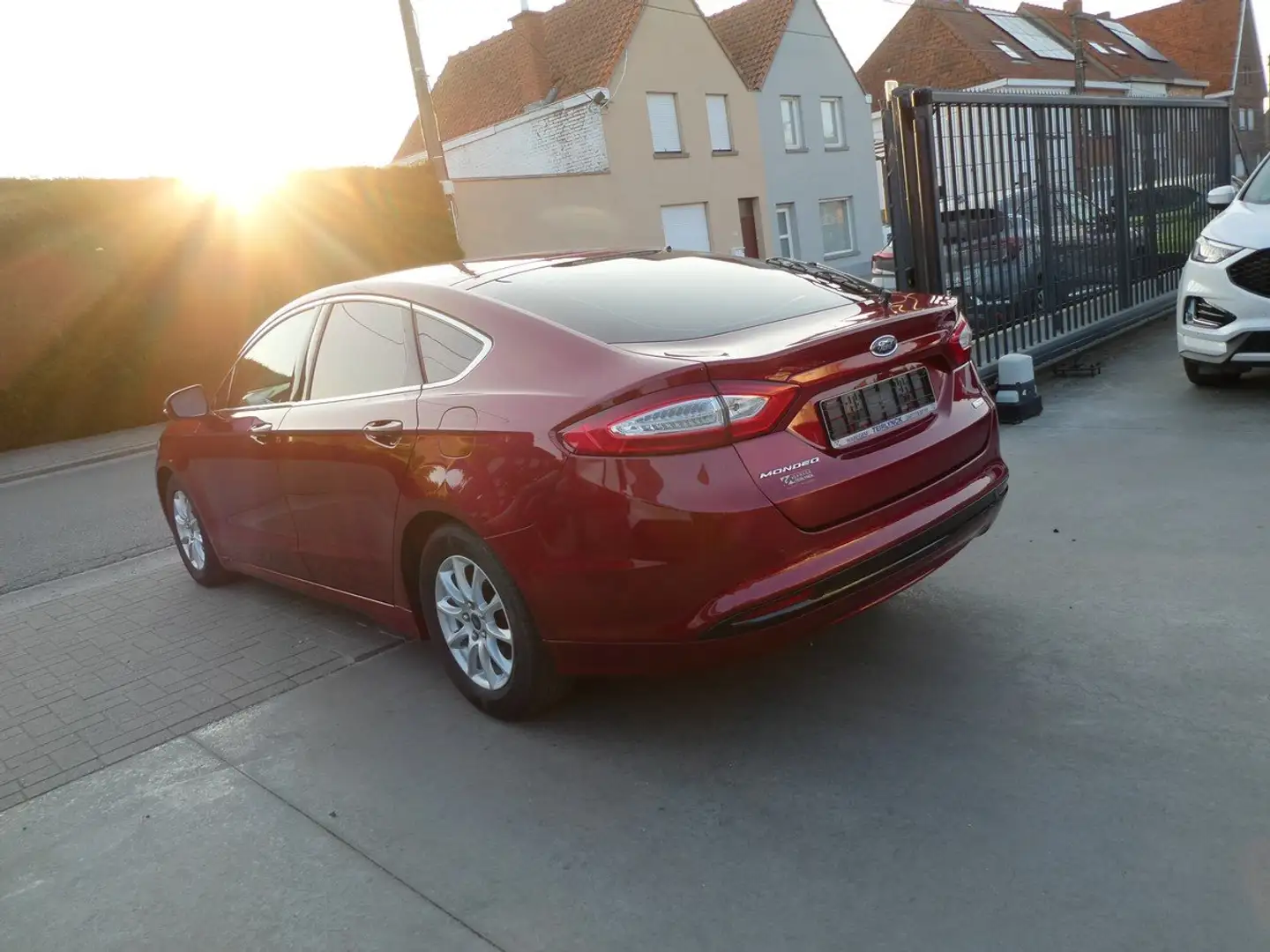 Ford Mondeo 1.5 TDCi 120pk Titanium Camera '16 109000km (75355 Rood - 2