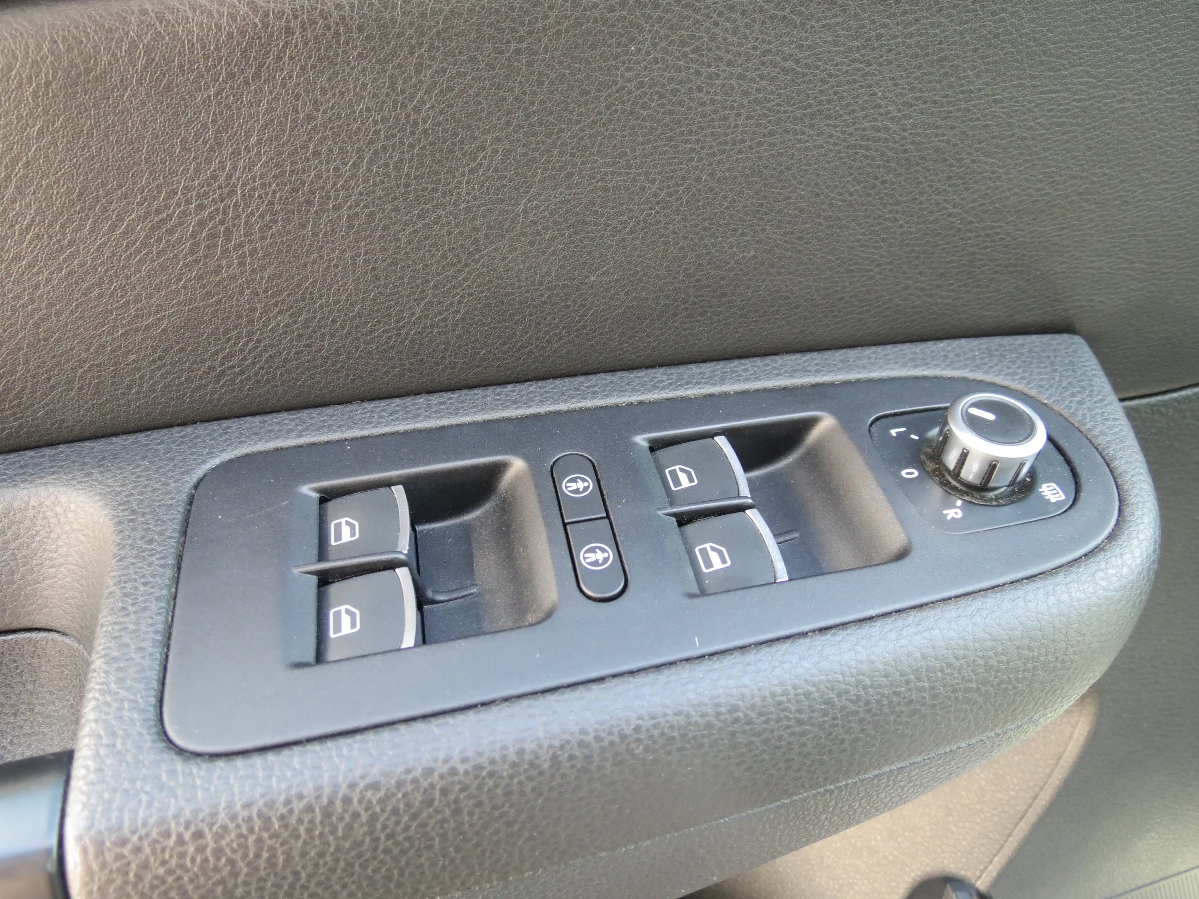Volkswagen Sharan Highline BMT el.Schiebetüren!!Pano!Leder! TOP! — photo 14
