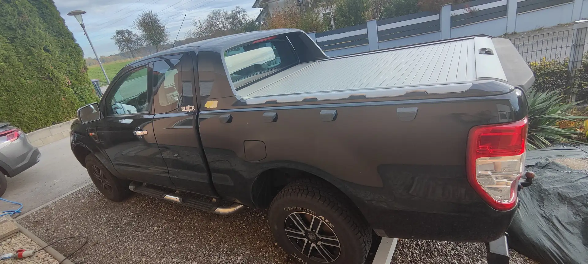 Ford Ranger Ford Ranger XLT Extrakabine 2.2 4x4 Schwarz - 2