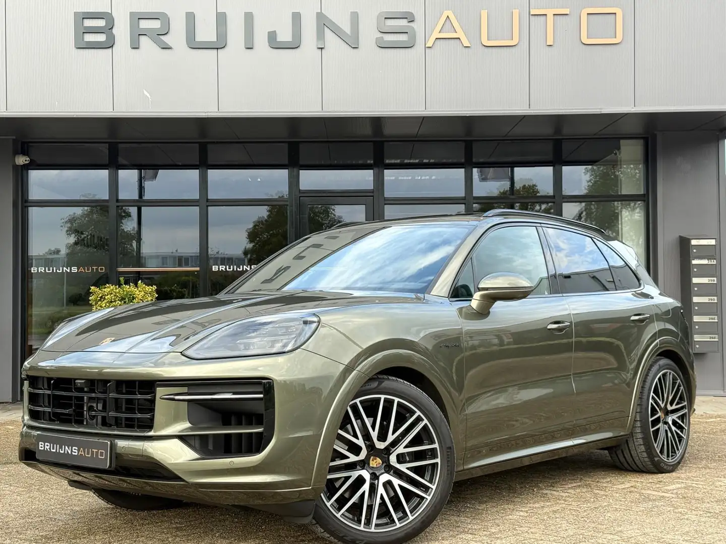 Porsche Cayenne 3.0 E-Hybrid Aventurine Green PTS |Sport design pa Vert - 1