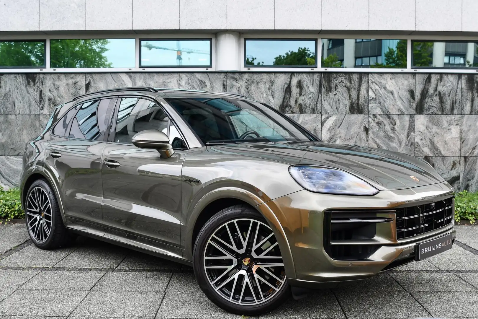 Porsche Cayenne 3.0 E-Hybrid Aventurine Green PTS |Sport design pa Vert - 2