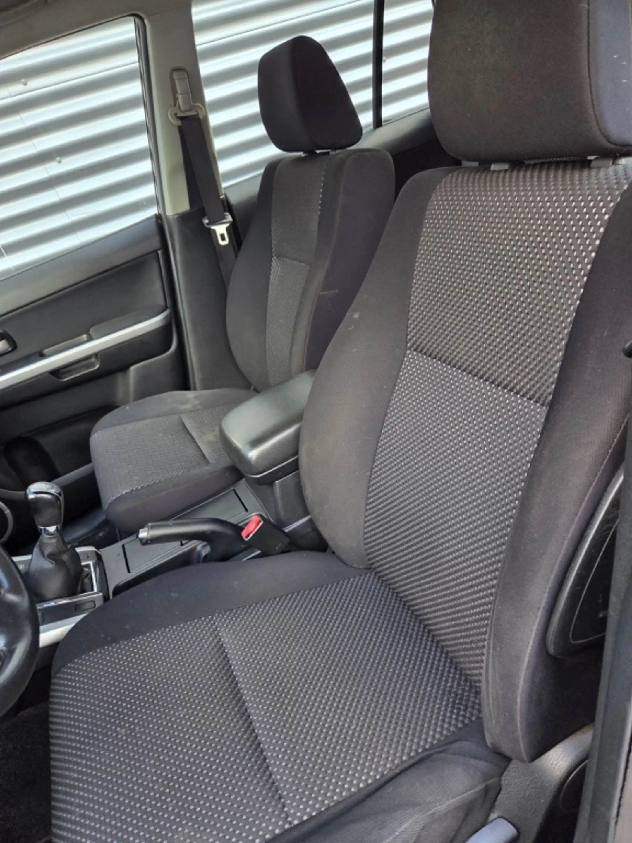 Suzuki Grand Vitara 2.0-16V Exclusive — photo 7