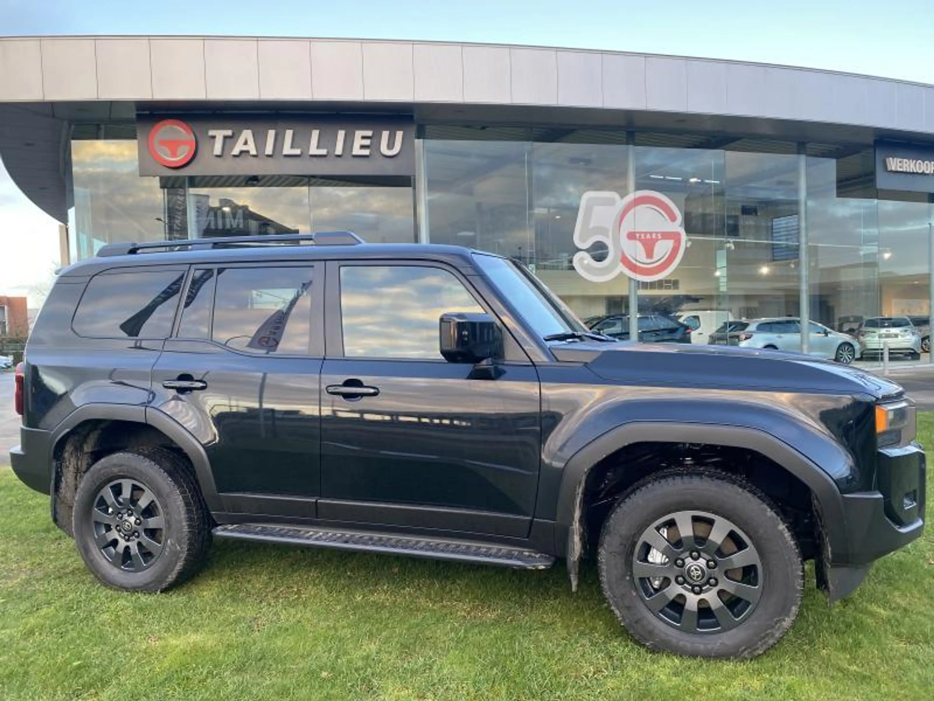 Toyota Land Cruiser Prestige