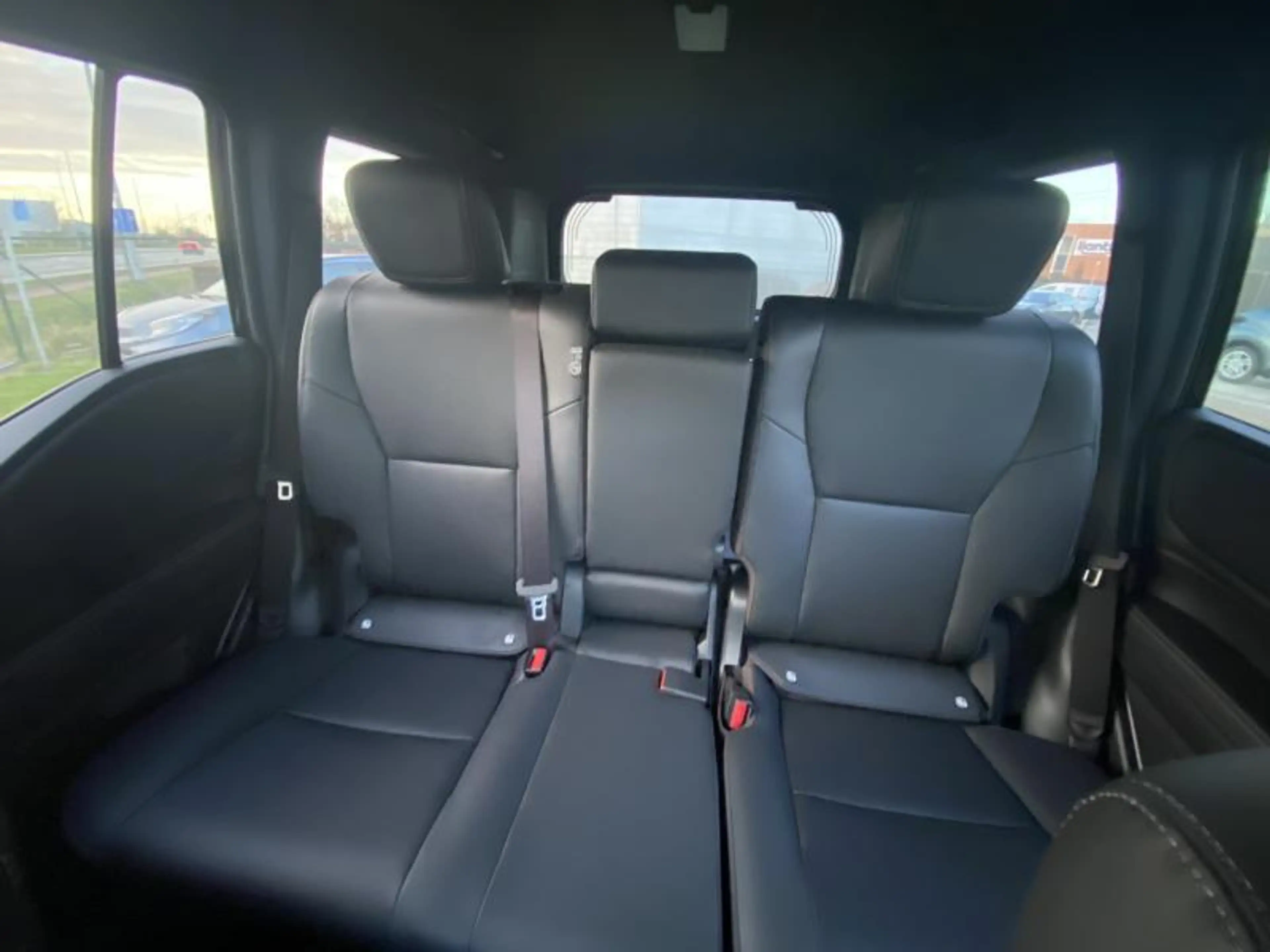 Toyota Land Cruiser Prestige — photo 9