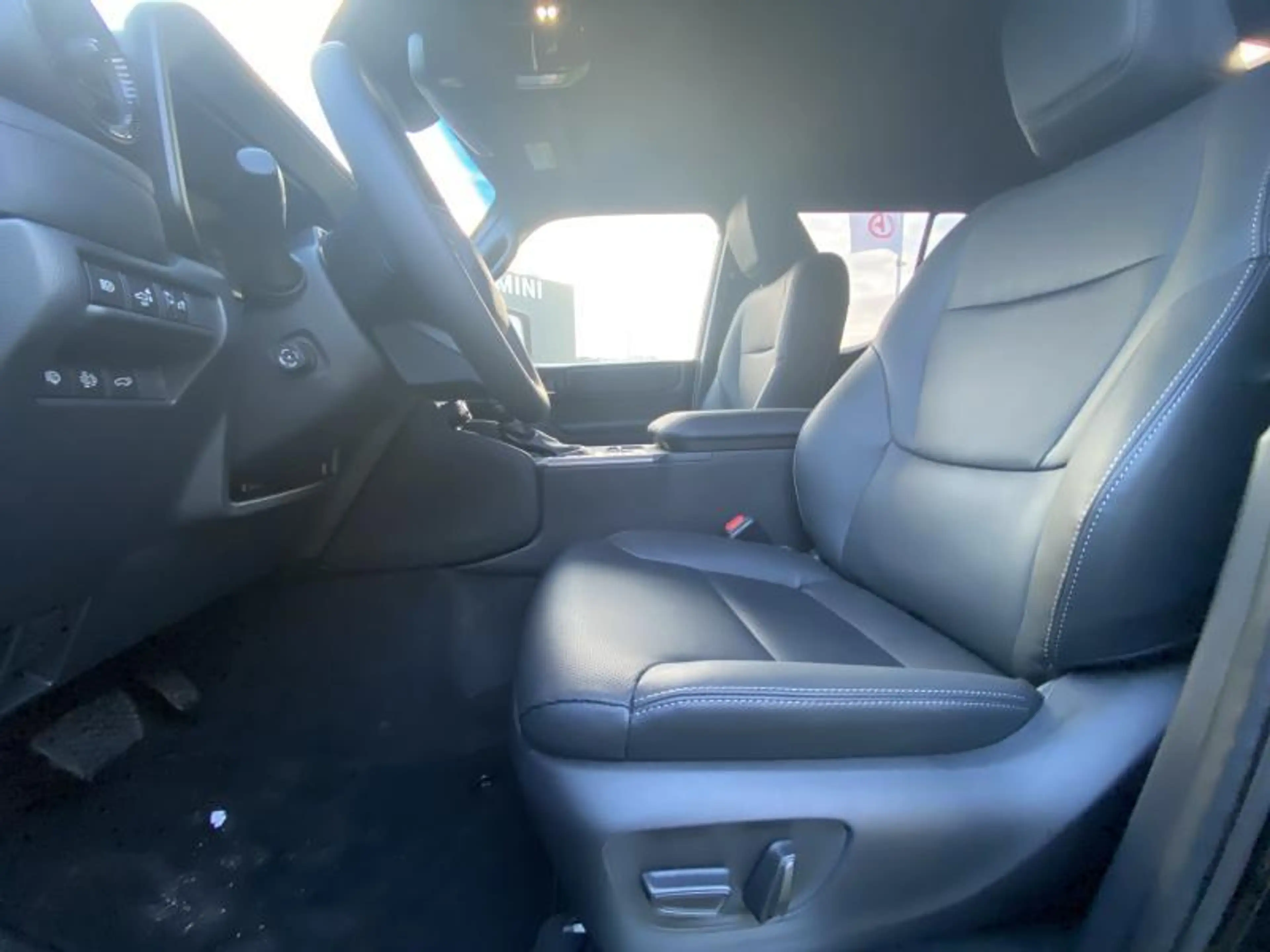 Toyota Land Cruiser Prestige — photo 8