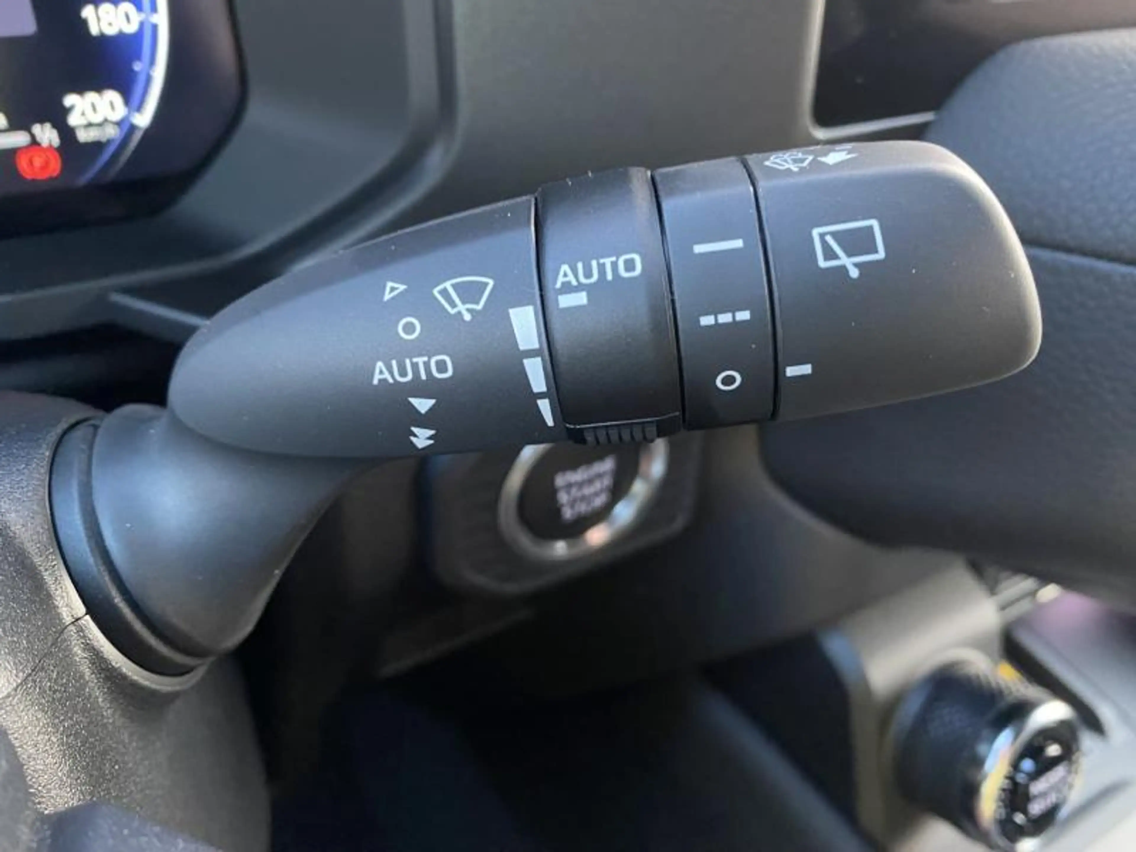 Toyota Land Cruiser Prestige — photo 15