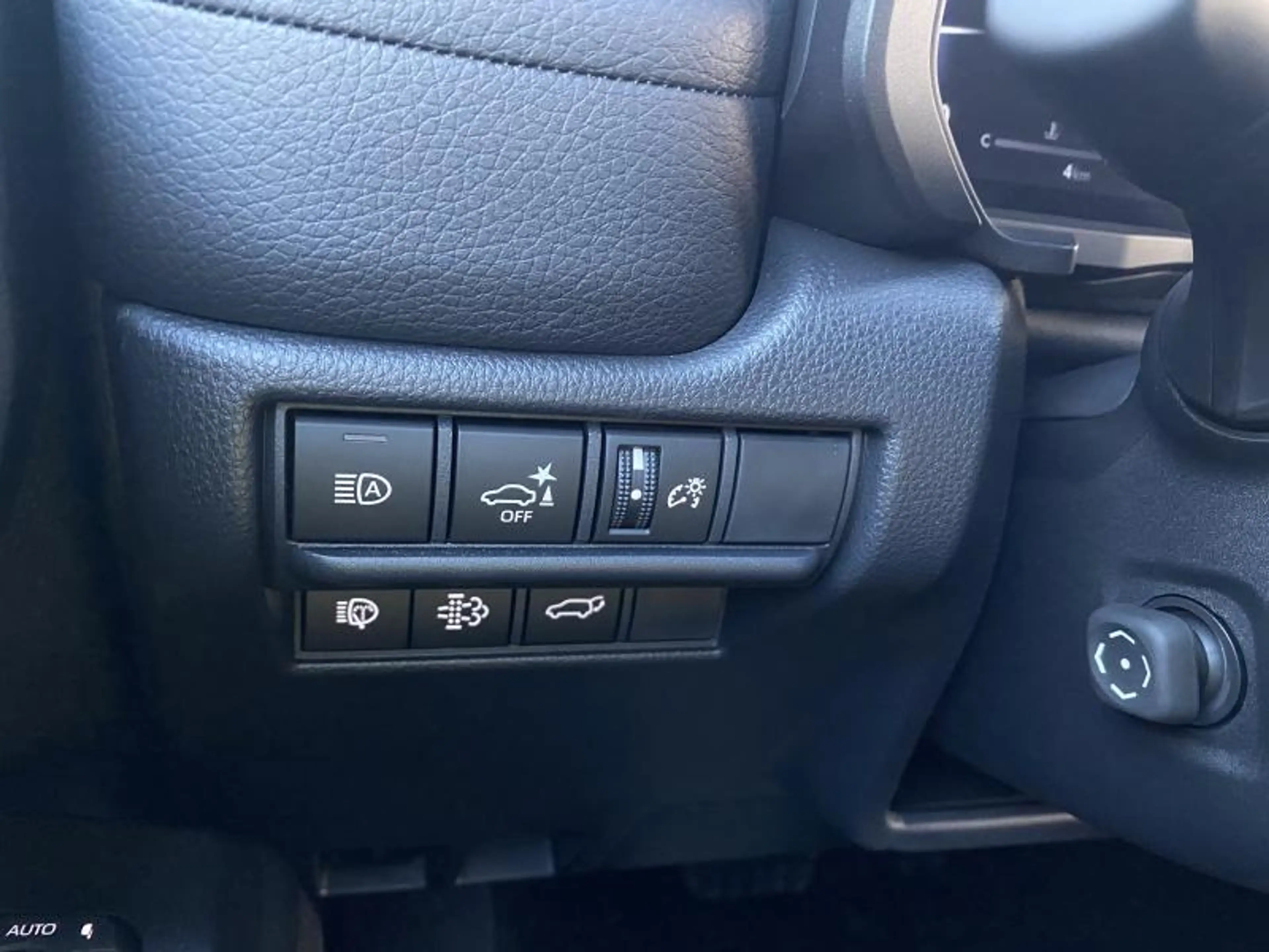 Toyota Land Cruiser Prestige — photo 12