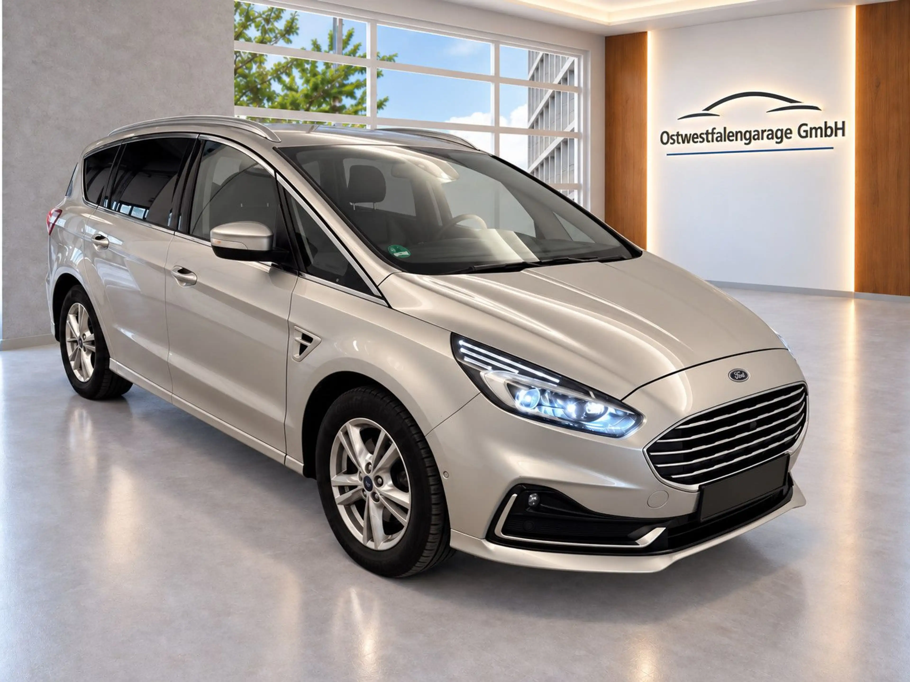 Ford S-Max Titanium Automatik (7 Sitze, Standheizung) — photo 2