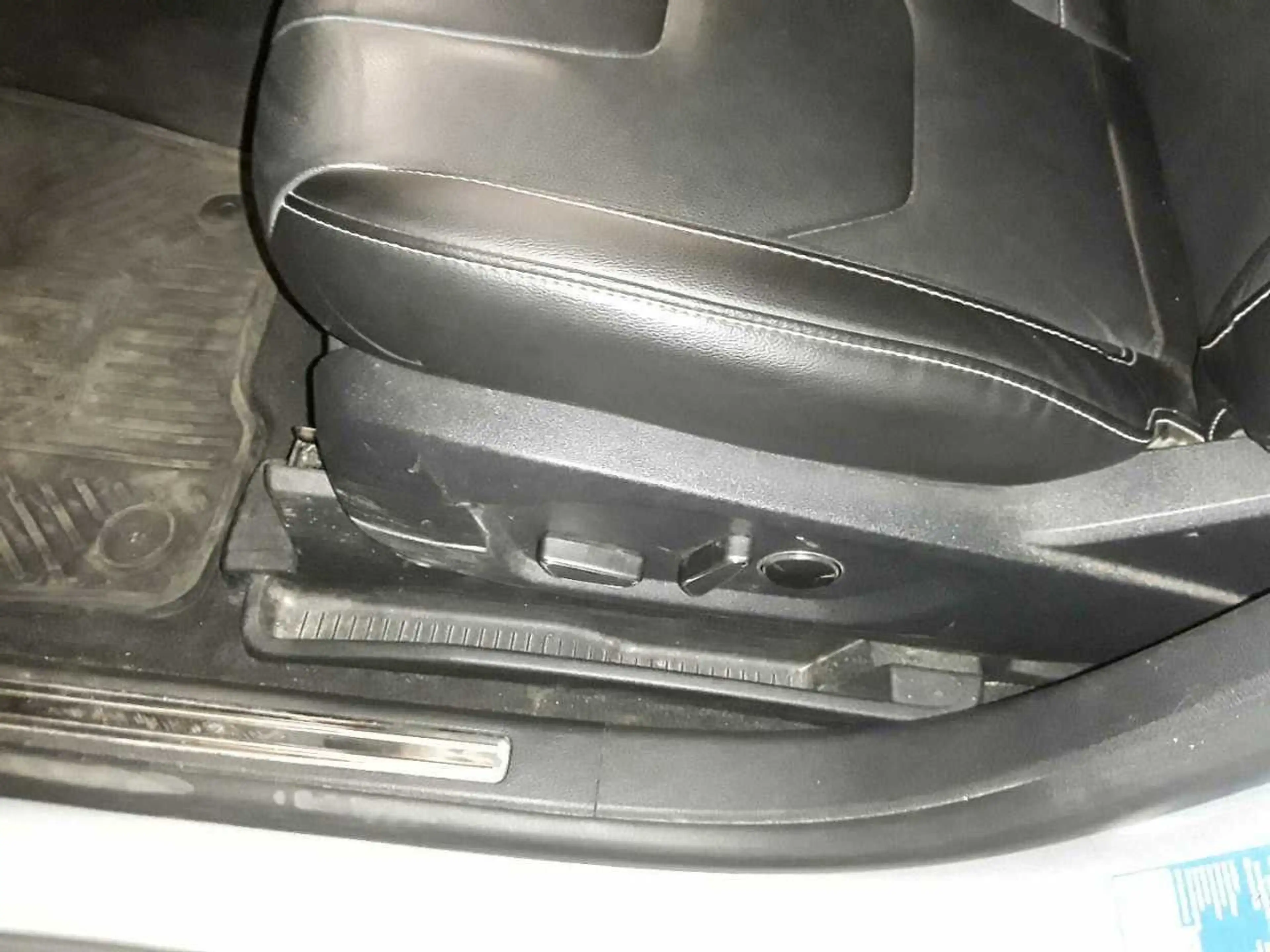 Ford S-Max Titanium Automatik (7 Sitze, Standheizung) — photo 12