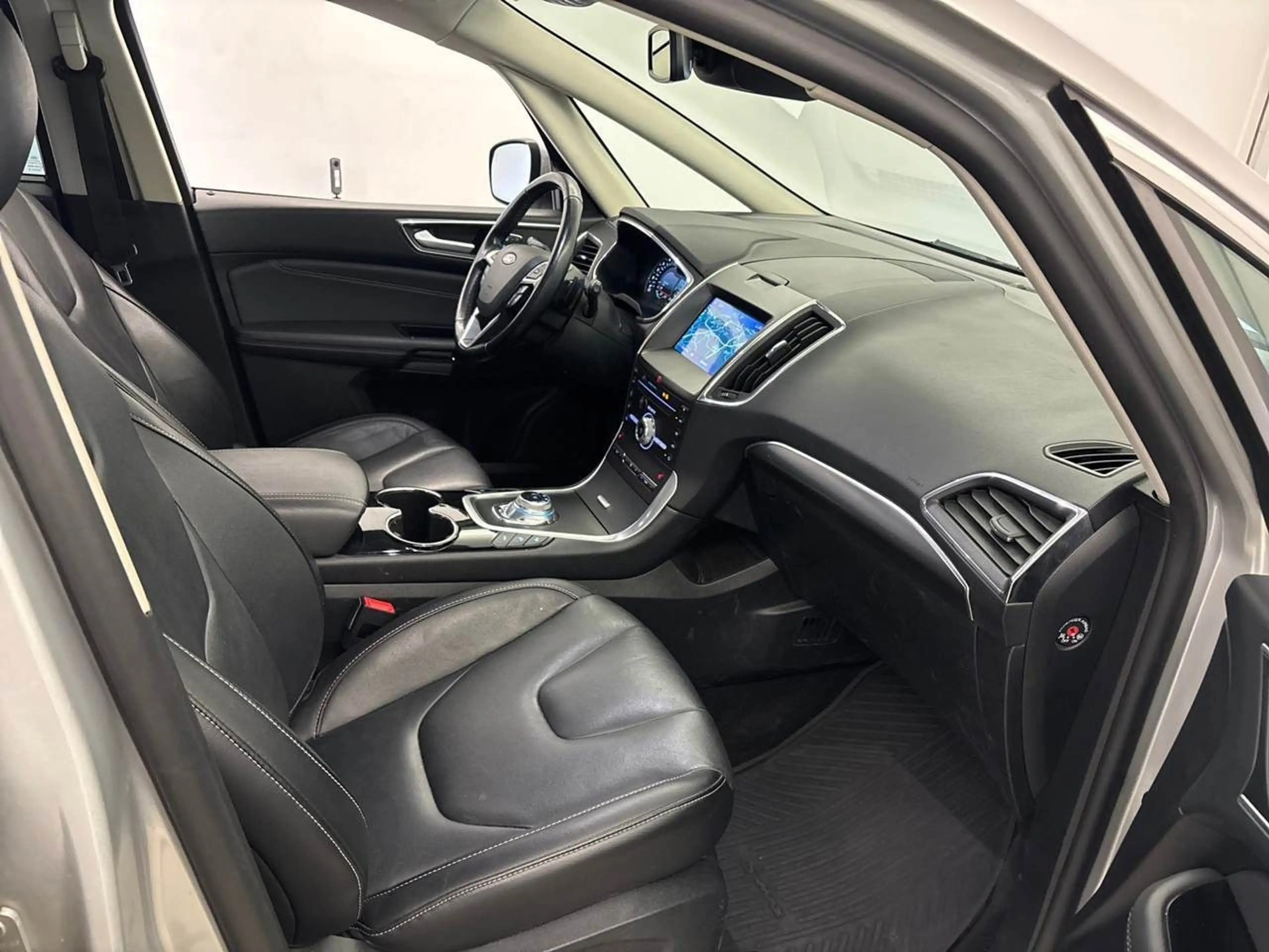 Ford S-Max Titanium Automatik (7 Sitze, Standheizung) — photo 10