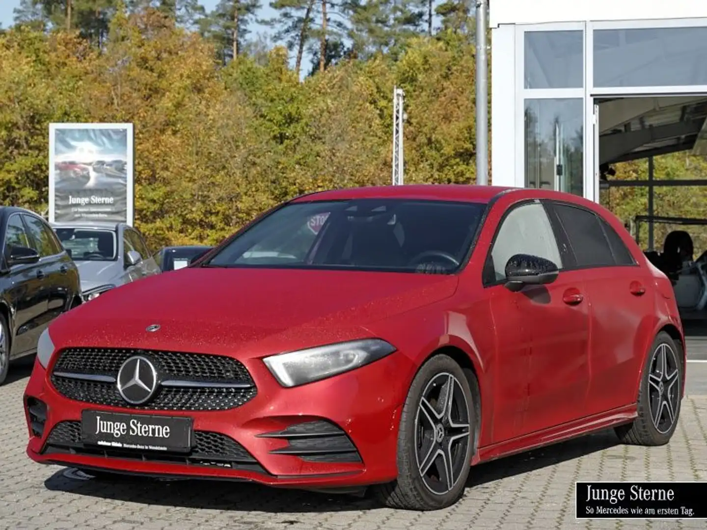 Mercedes-Benz A 180 AMG+AMBIENTE+NIGHT+360°KAM+DISTRONIC+MBUX Rot - 2