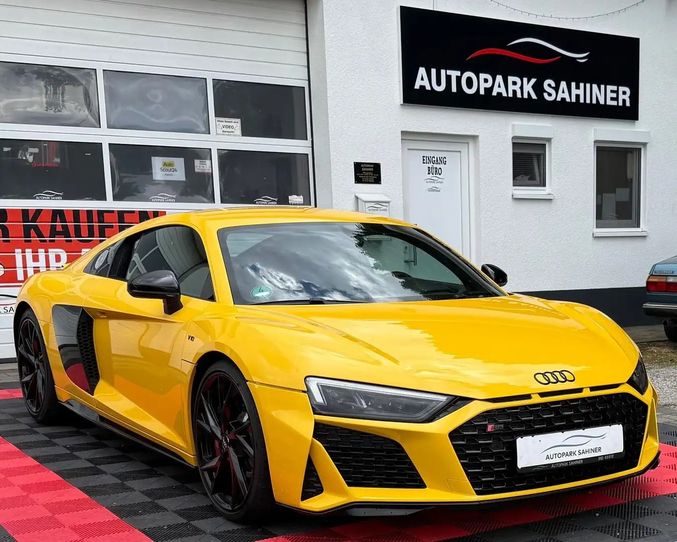 Audi R8 Coupe 5.2 FSI RWD Amarillo - 2