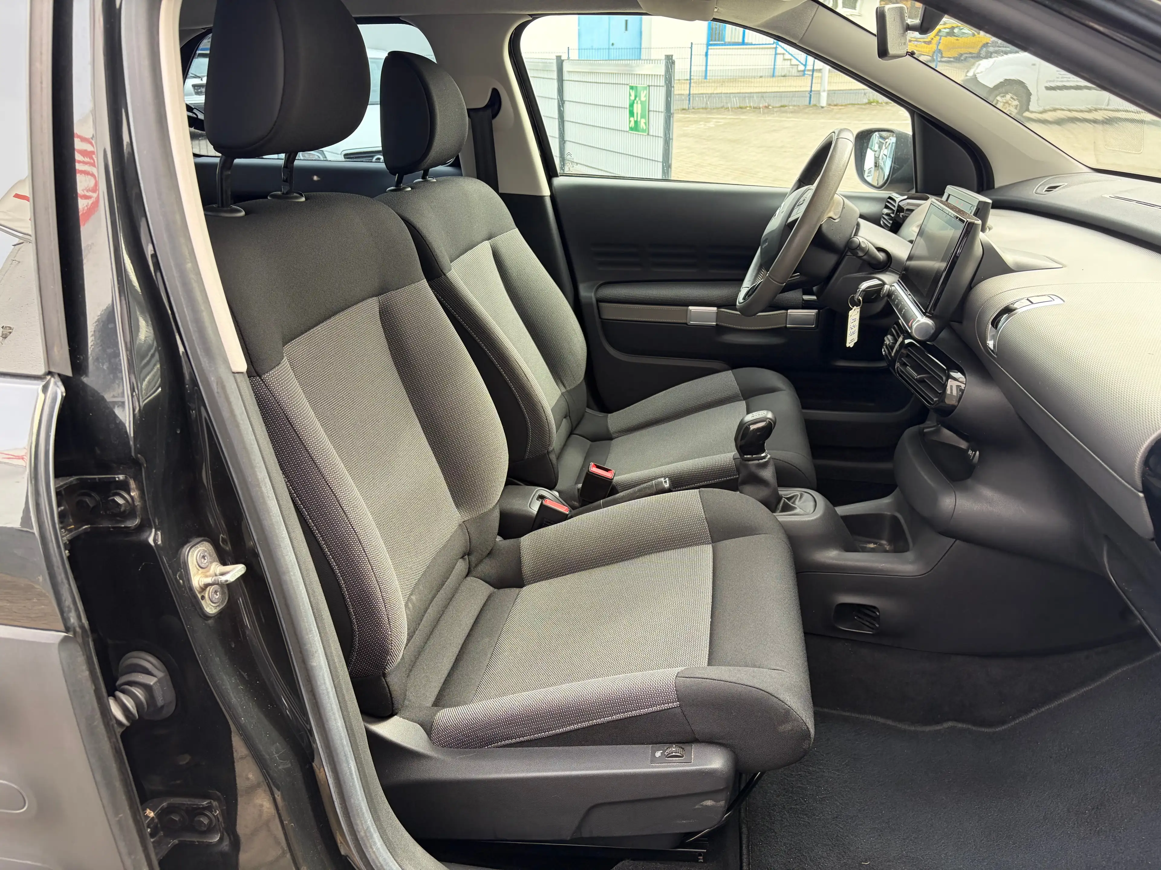 Citroen C4 Cactus Feel PDC SH Klima FH TÜV NEU — photo 11