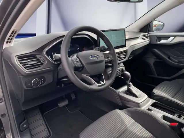 Ford Focus view 13