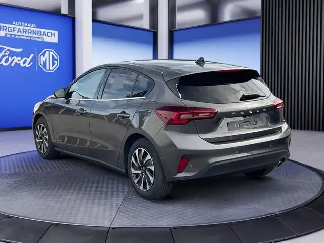 Ford Focus view 4