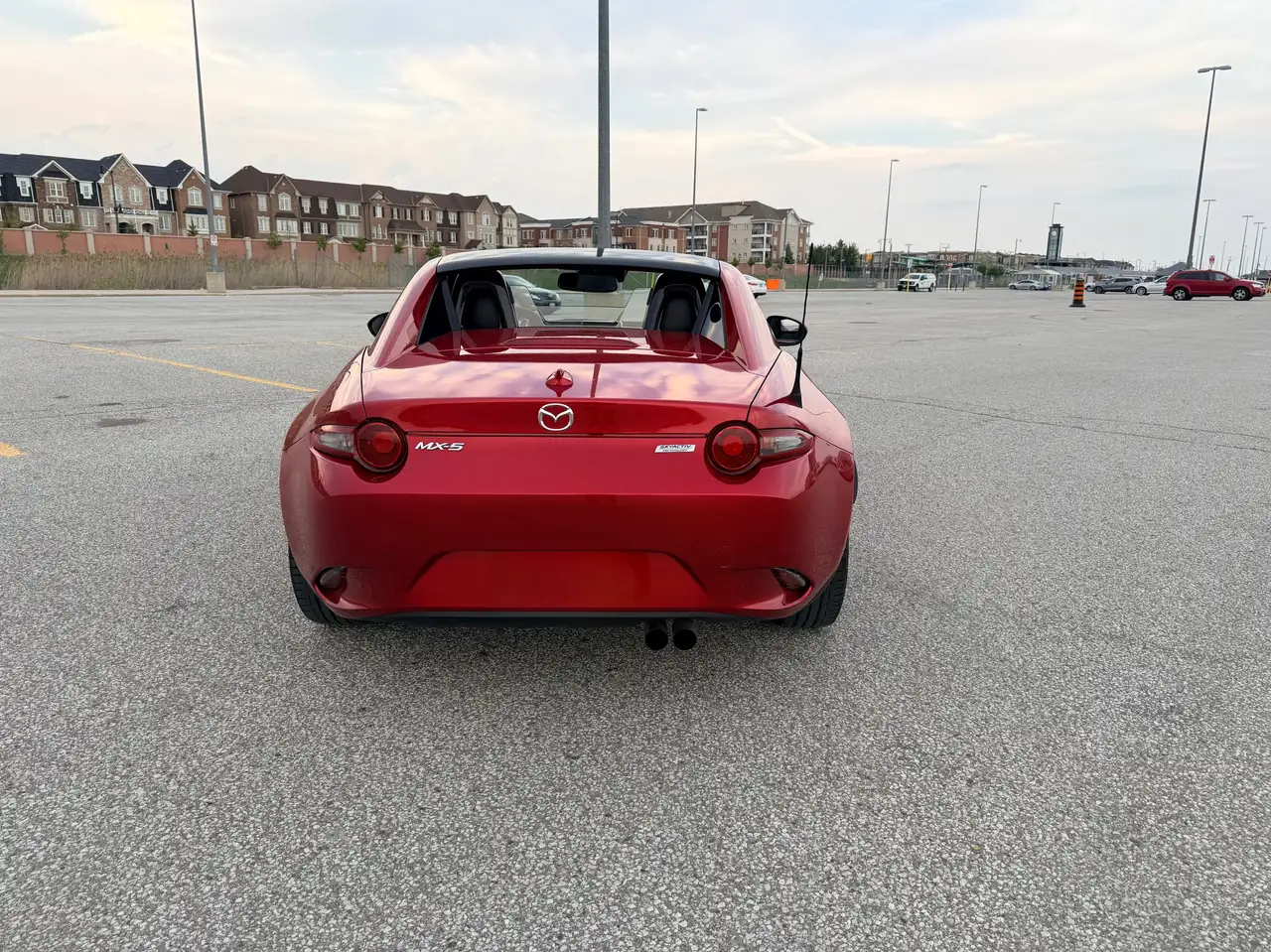Mazda MX-5 Miata снимка Mazda MX-5 Miata